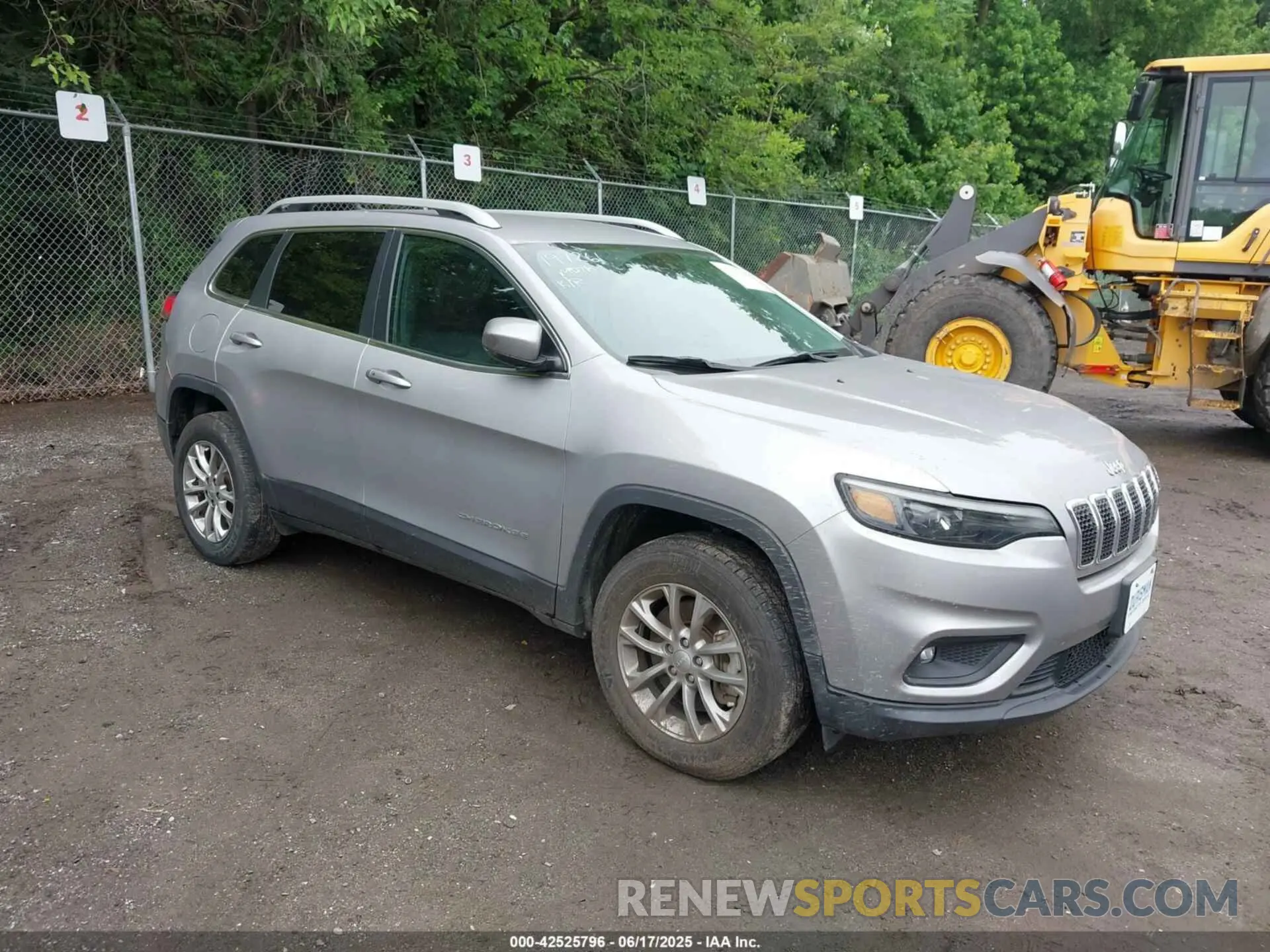 1 Photograph of a damaged car 1C4PJMLB2MD242531 JEEP CHEROKEE 2021