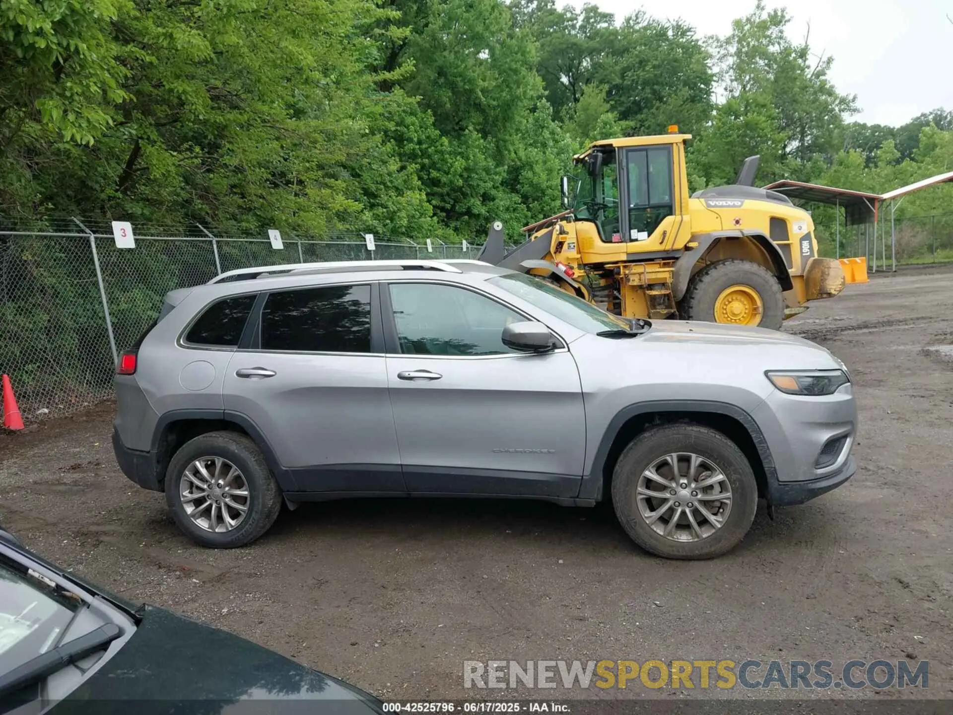 13 Photograph of a damaged car 1C4PJMLB2MD242531 JEEP CHEROKEE 2021