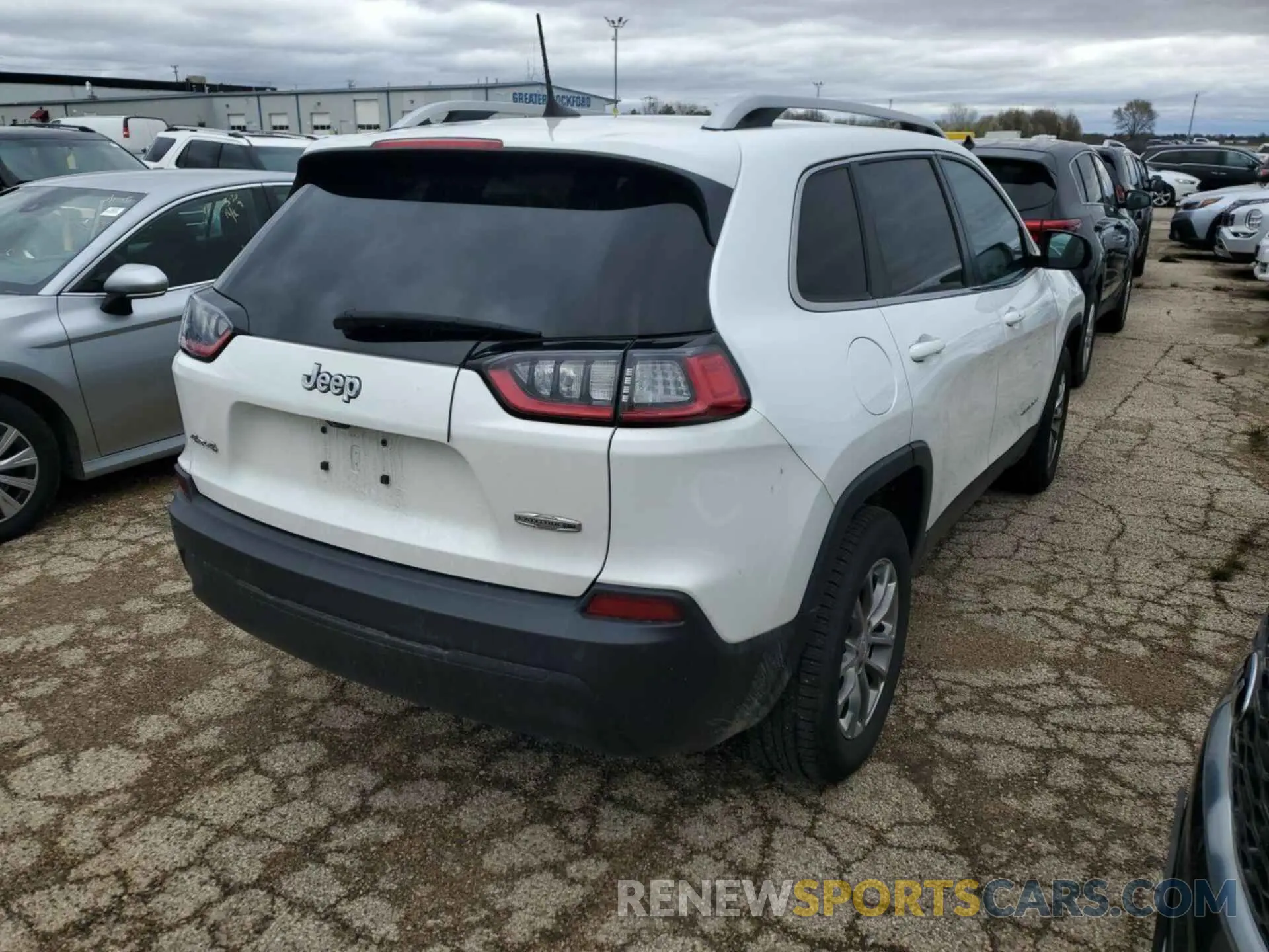 16 Photograph of a damaged car 1C4PJMLB4MD211829 JEEP CHEROKEE 2021