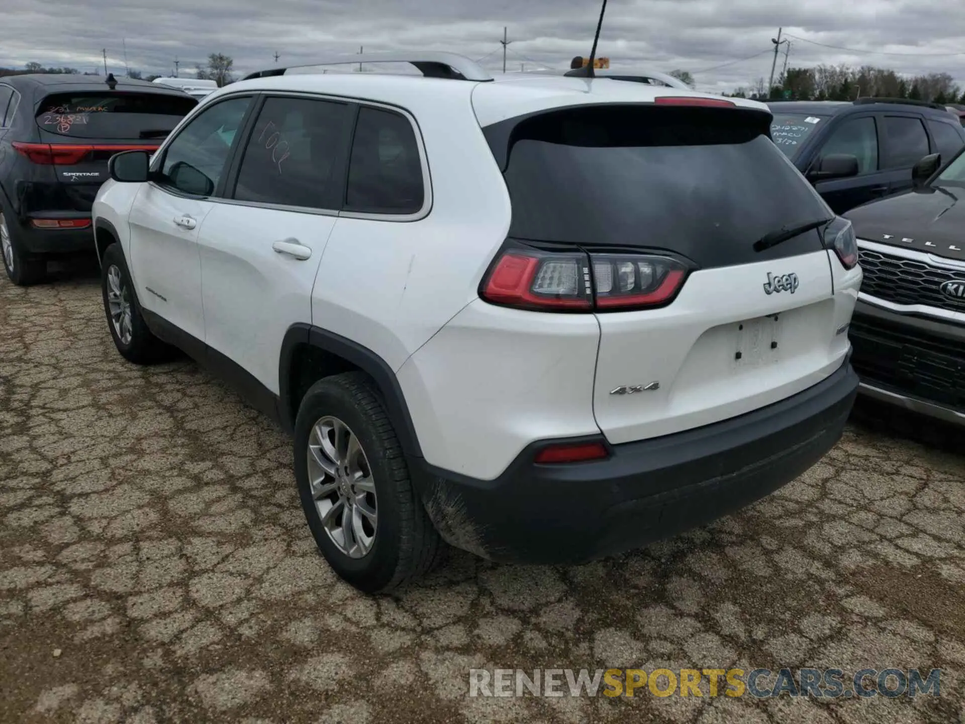 18 Photograph of a damaged car 1C4PJMLB4MD211829 JEEP CHEROKEE 2021