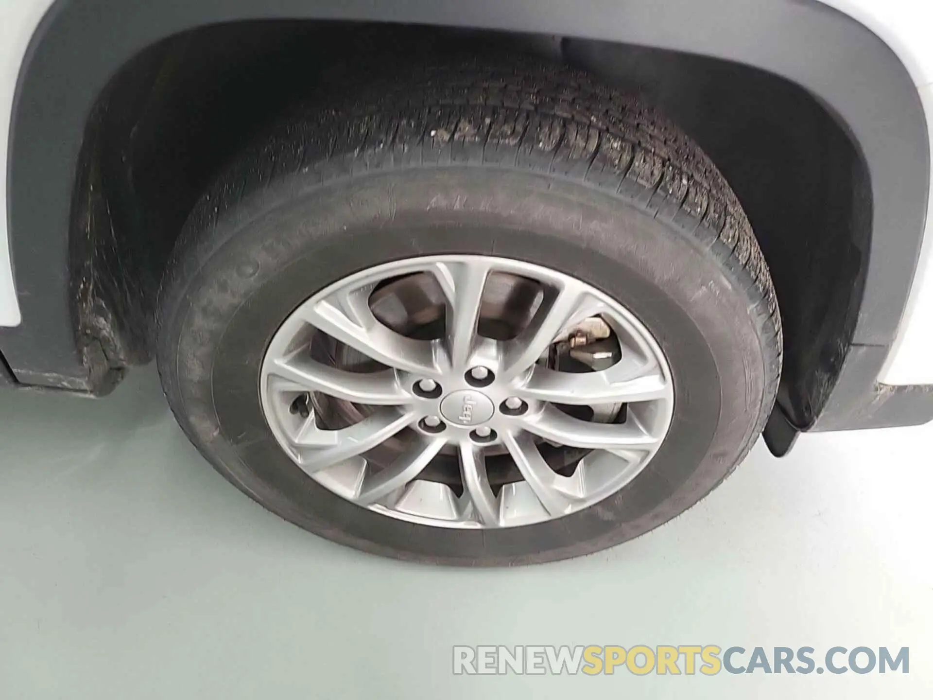 10 Photograph of a damaged car 1C4PJMLB4MD218294 JEEP CHEROKEE 2021