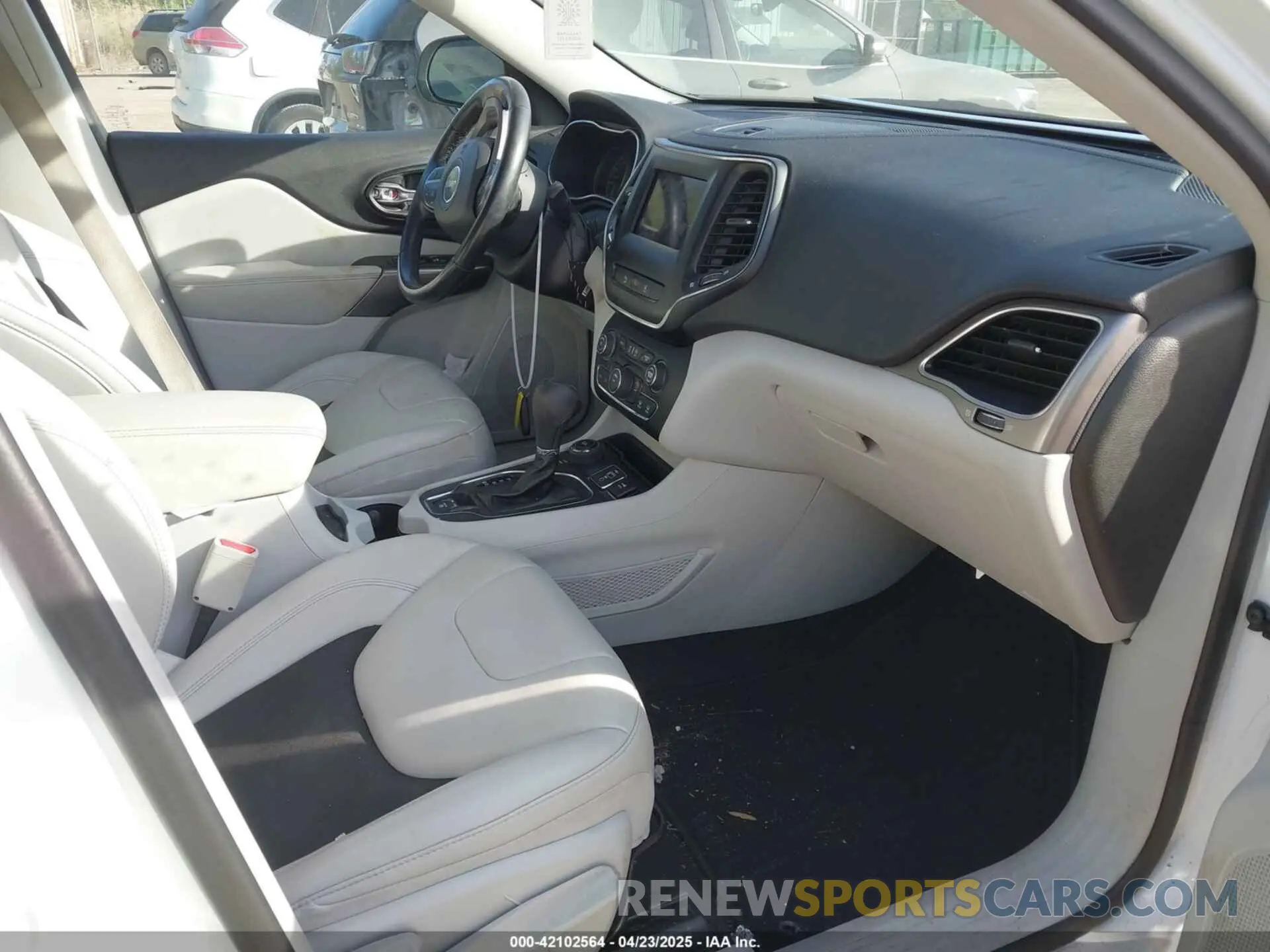5 Photograph of a damaged car 1C4PJMLB6MD162634 JEEP CHEROKEE 2021
