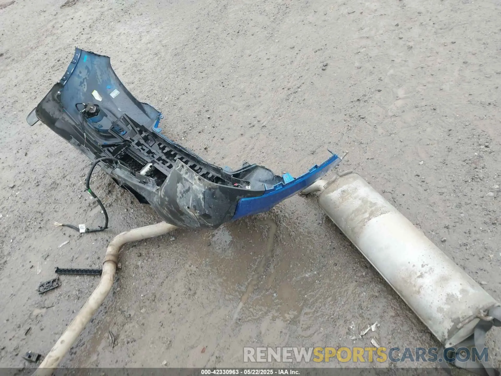 12 Photograph of a damaged car 1C4PJMLB7MD117394 JEEP CHEROKEE 2021