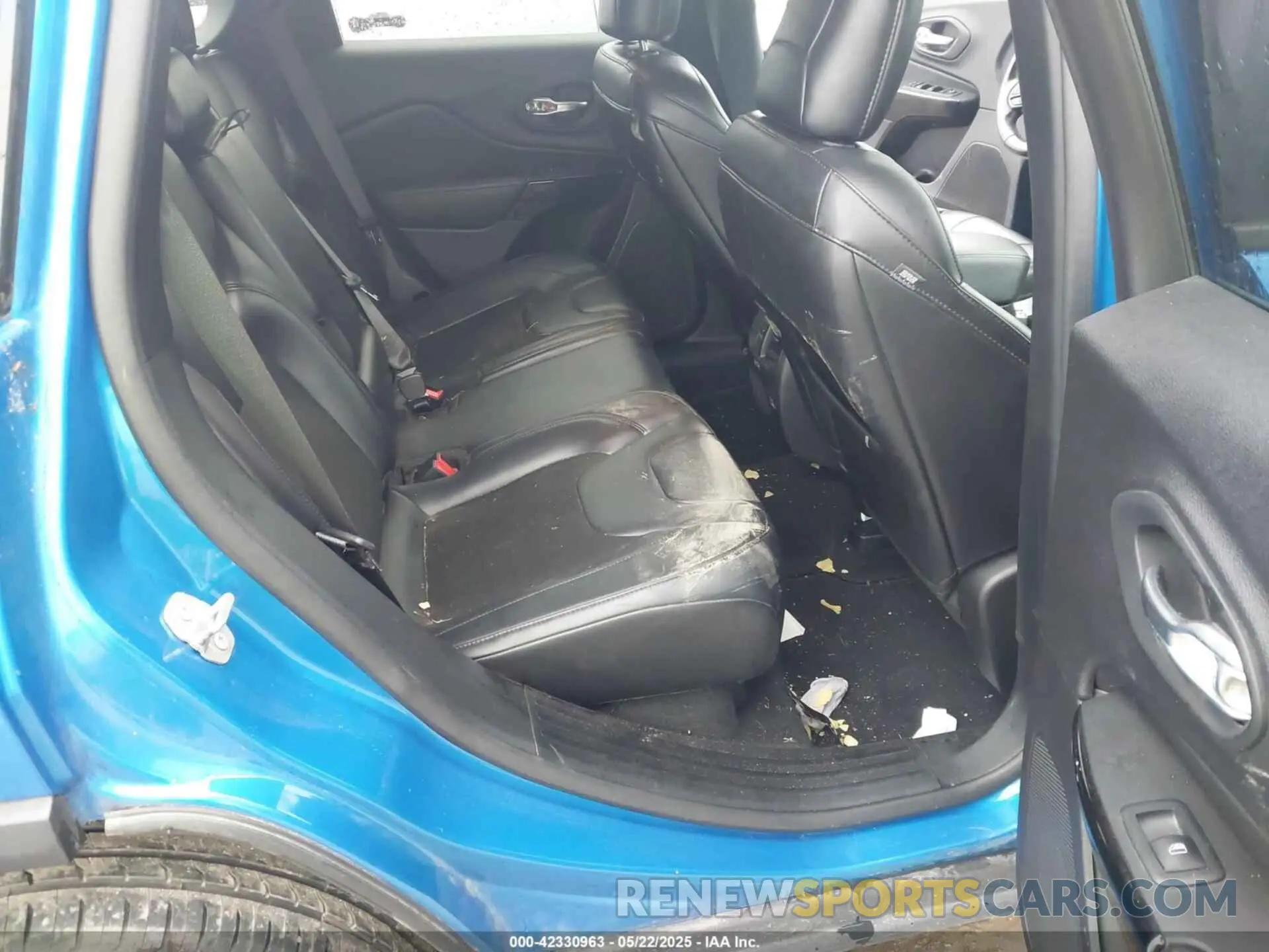 8 Photograph of a damaged car 1C4PJMLB7MD117394 JEEP CHEROKEE 2021
