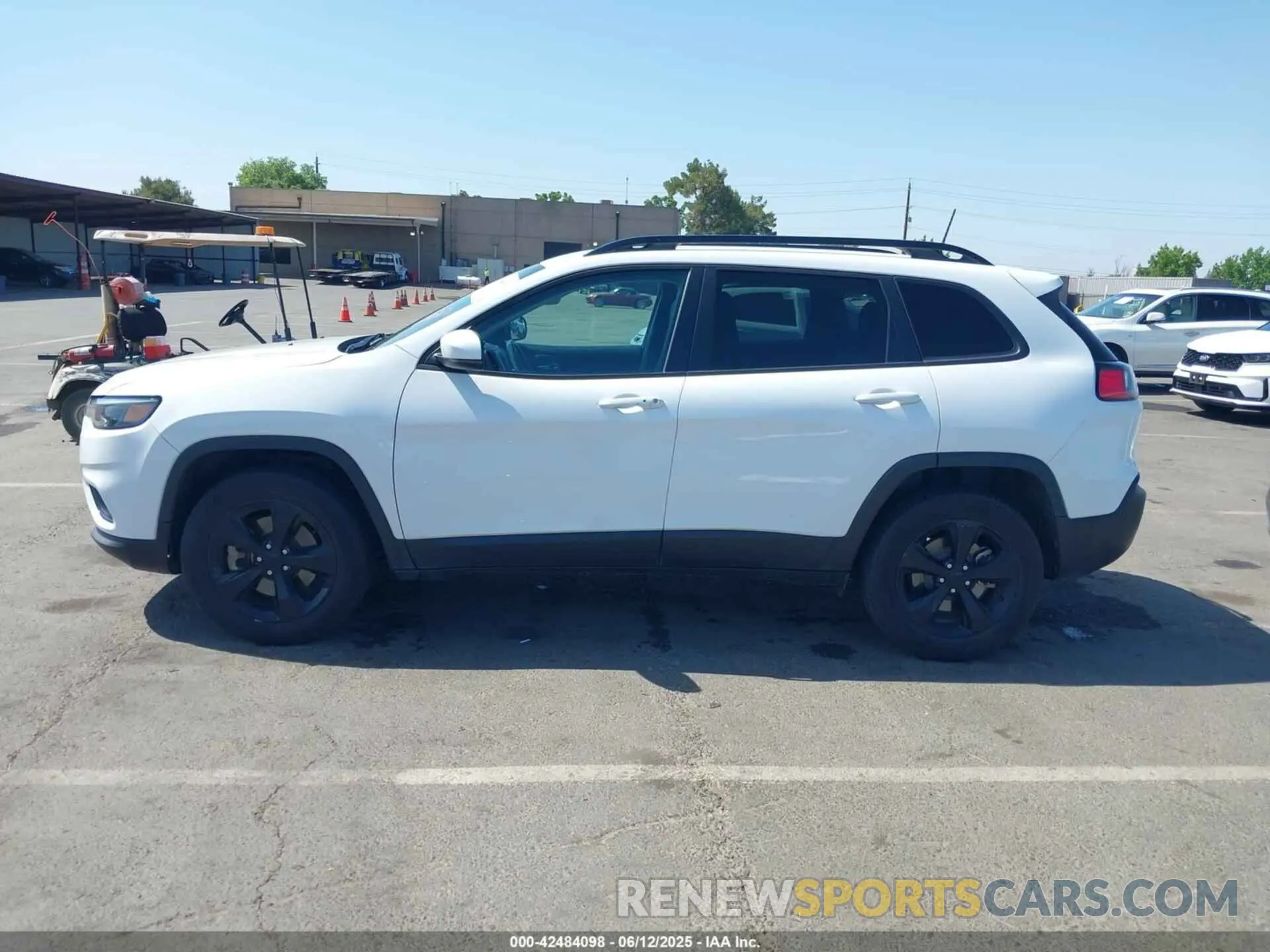 15 Photograph of a damaged car 1C4PJMLB8MD116593 JEEP CHEROKEE 2021