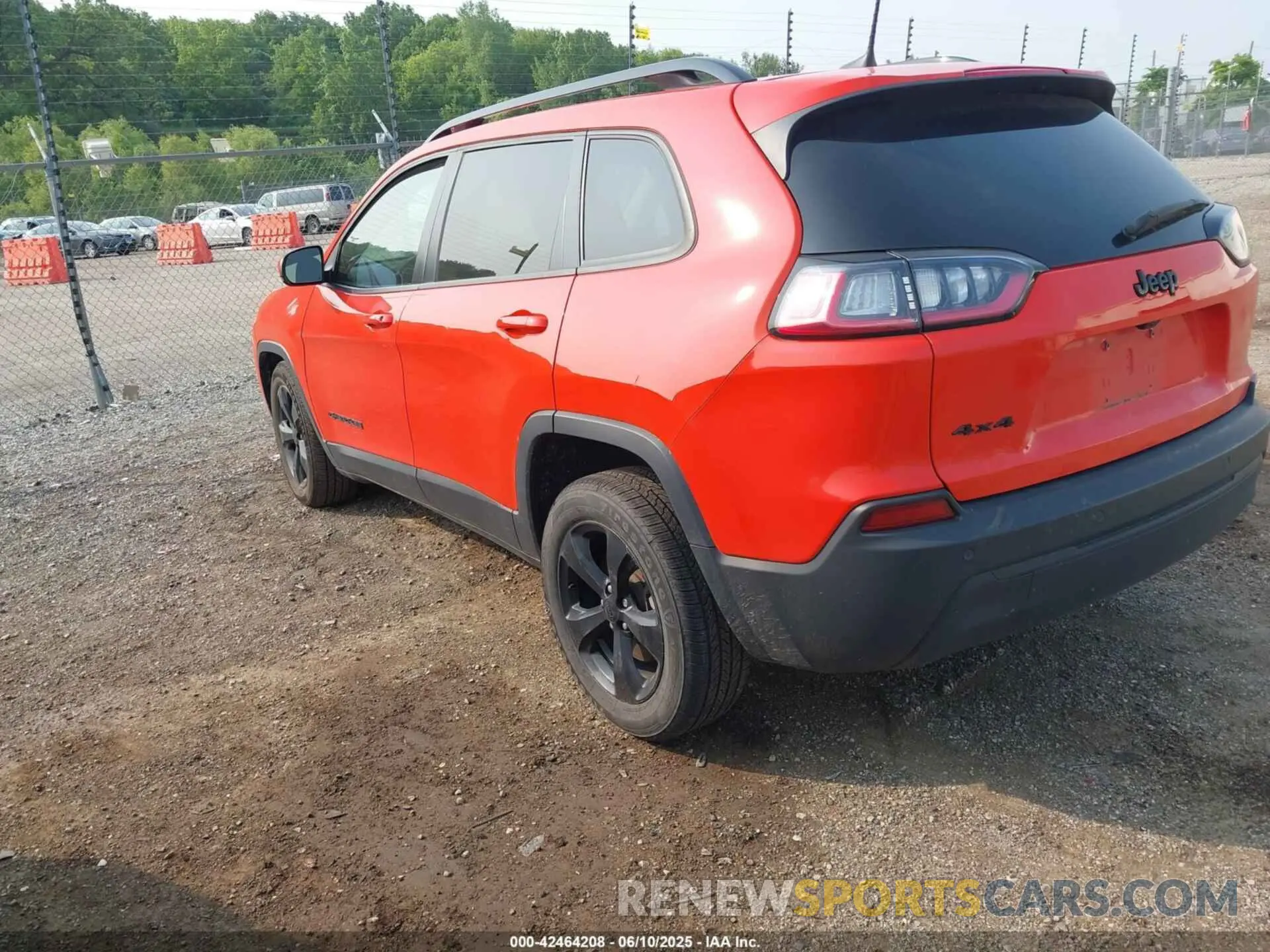 3 Photograph of a damaged car 1C4PJMLB8MD123639 JEEP CHEROKEE 2021