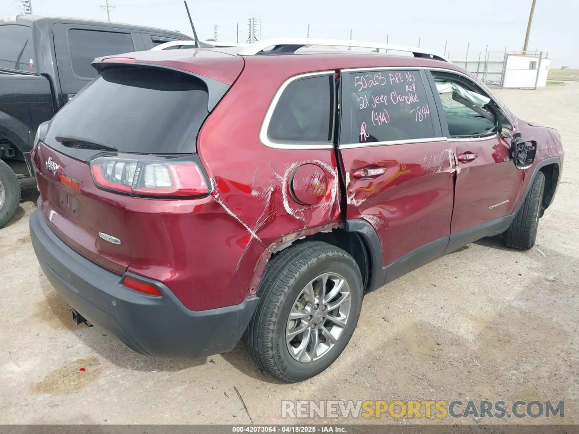 4 Photograph of a damaged car 1C4PJMLB8MD147844 JEEP CHEROKEE 2021