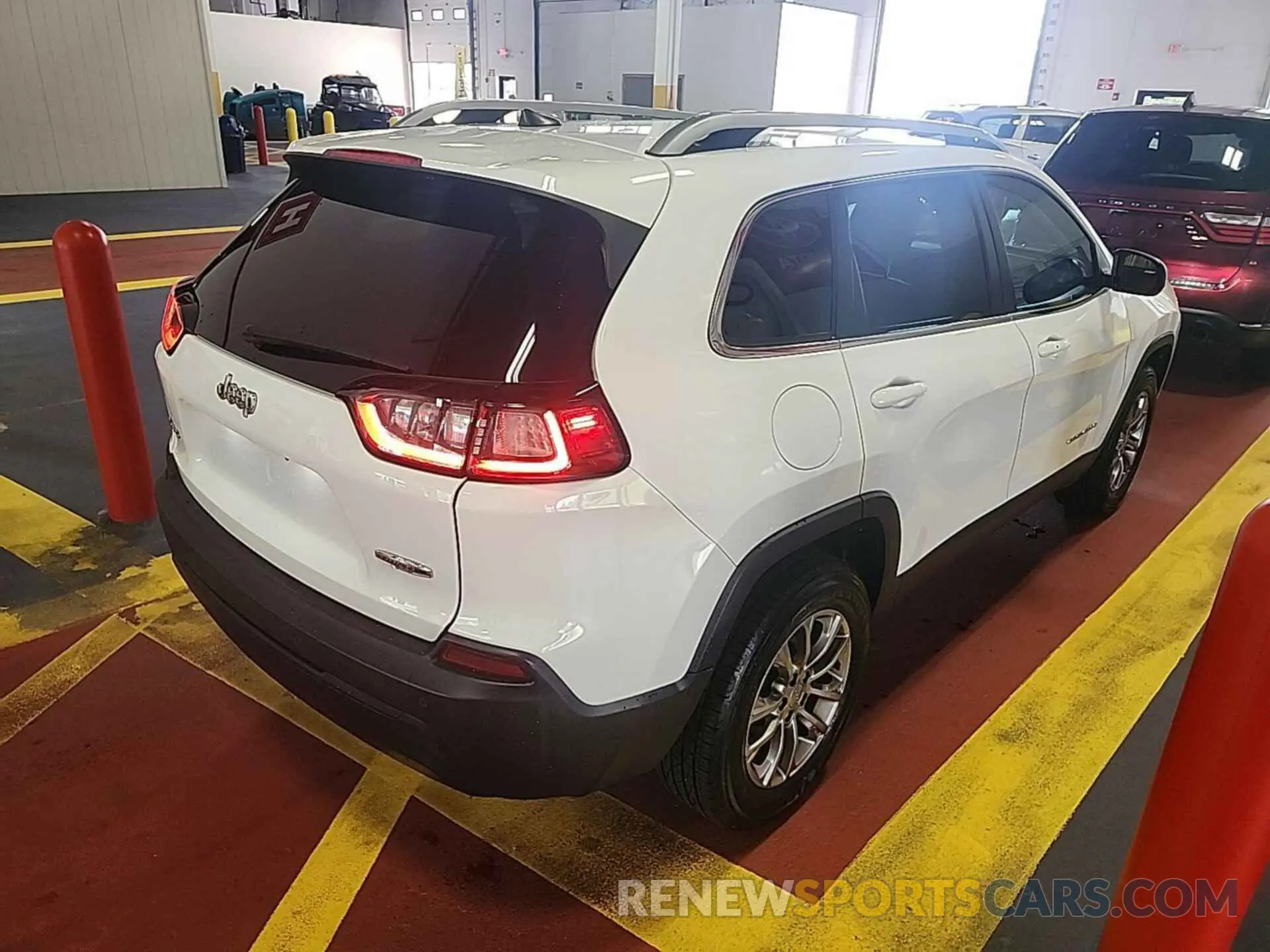 5 Photograph of a damaged car 1C4PJMLB8MD218296 JEEP CHEROKEE 2021