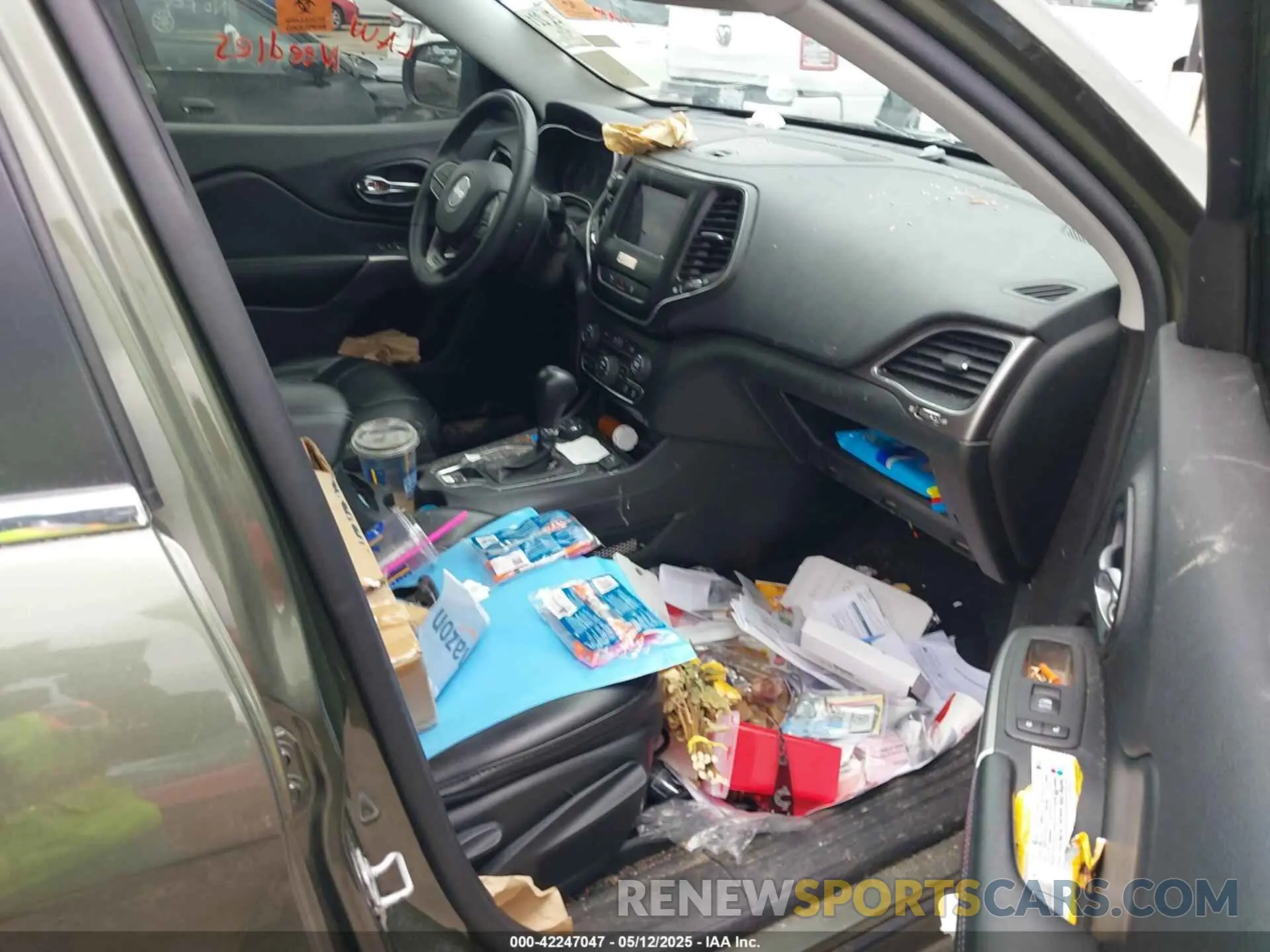 5 Photograph of a damaged car 1C4PJMLB9MD233163 JEEP CHEROKEE 2021