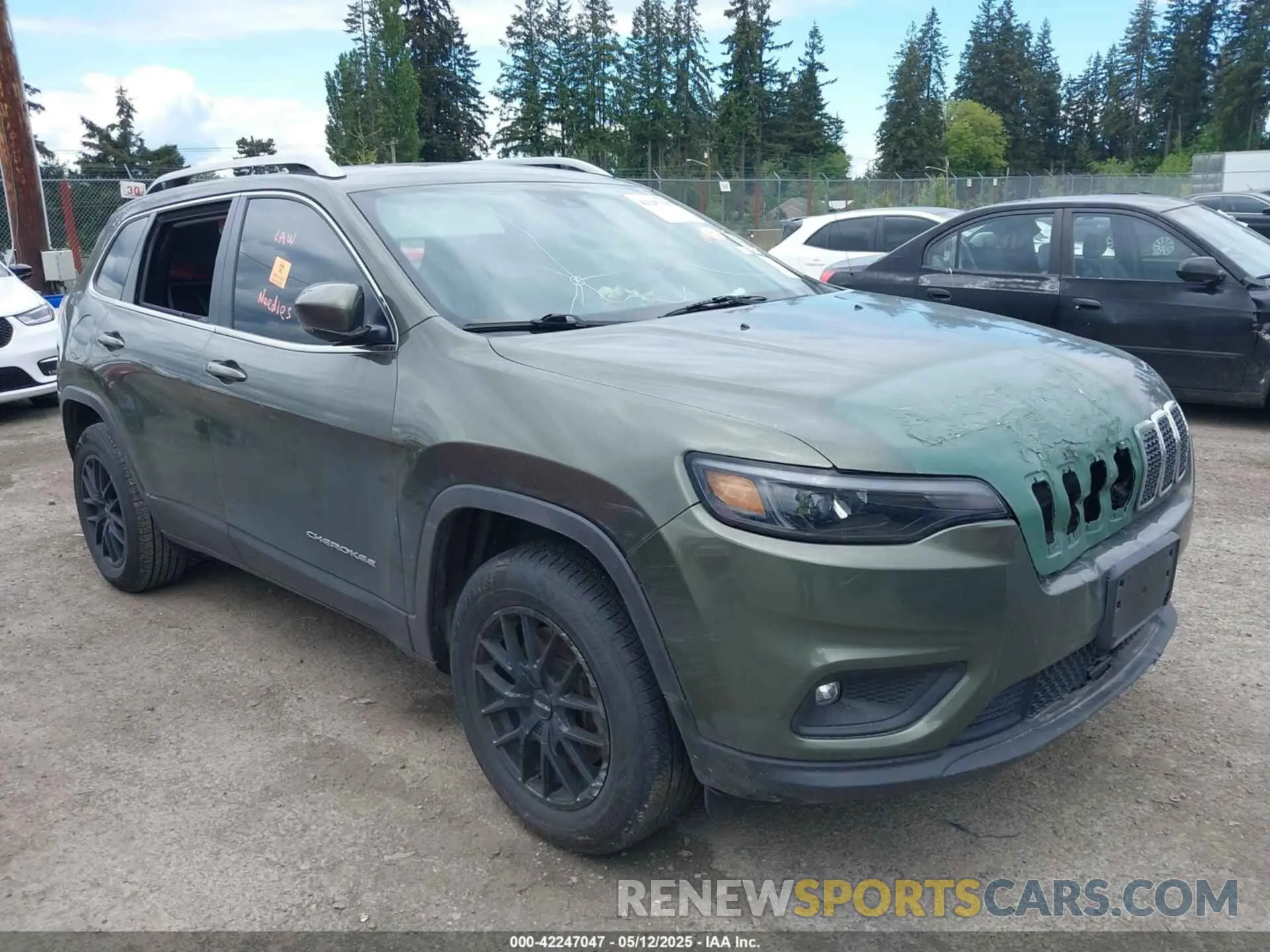 6 Photograph of a damaged car 1C4PJMLB9MD233163 JEEP CHEROKEE 2021