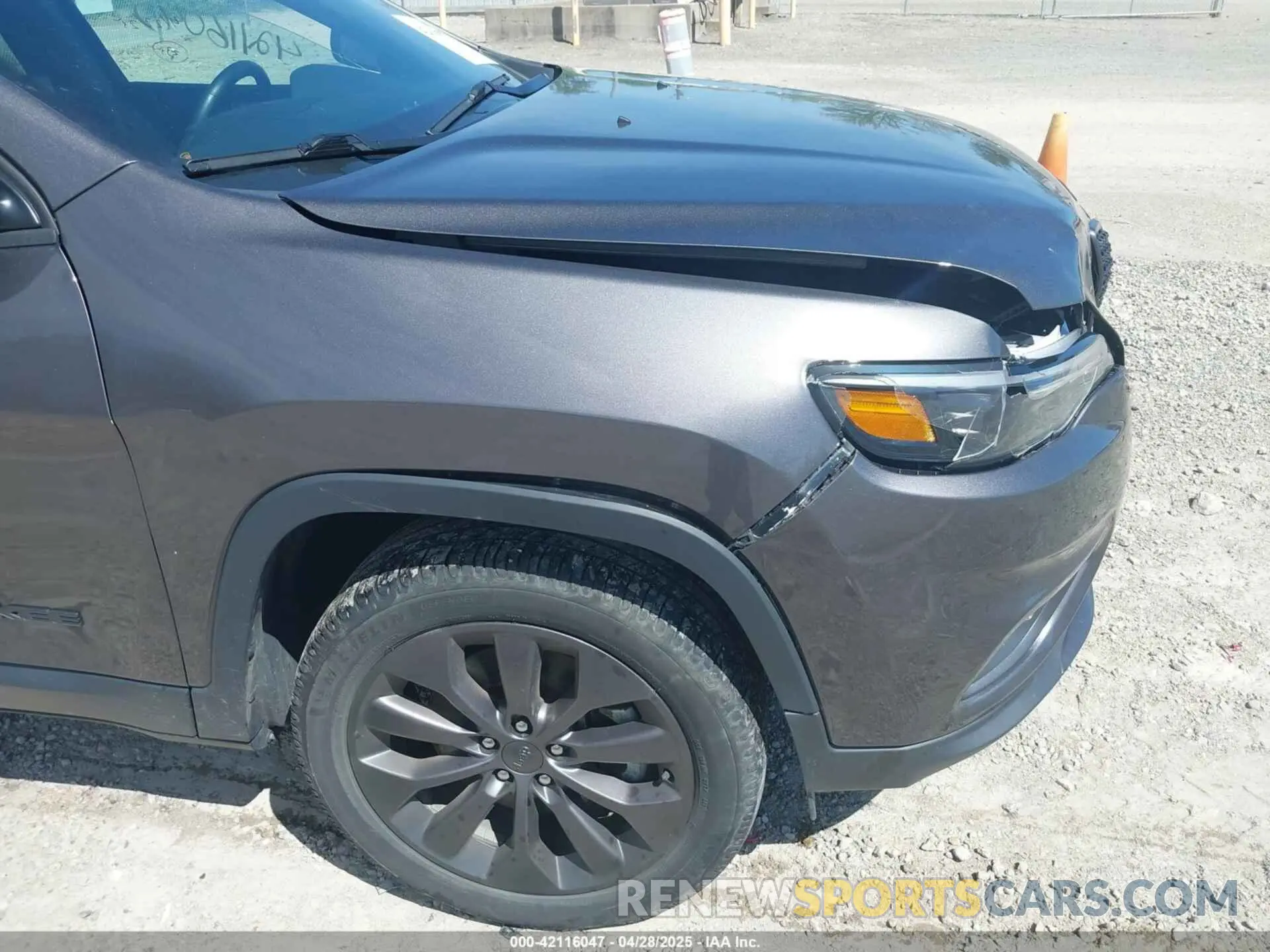 17 Photograph of a damaged car 1C4PJMMNXMD153105 JEEP CHEROKEE 2021
