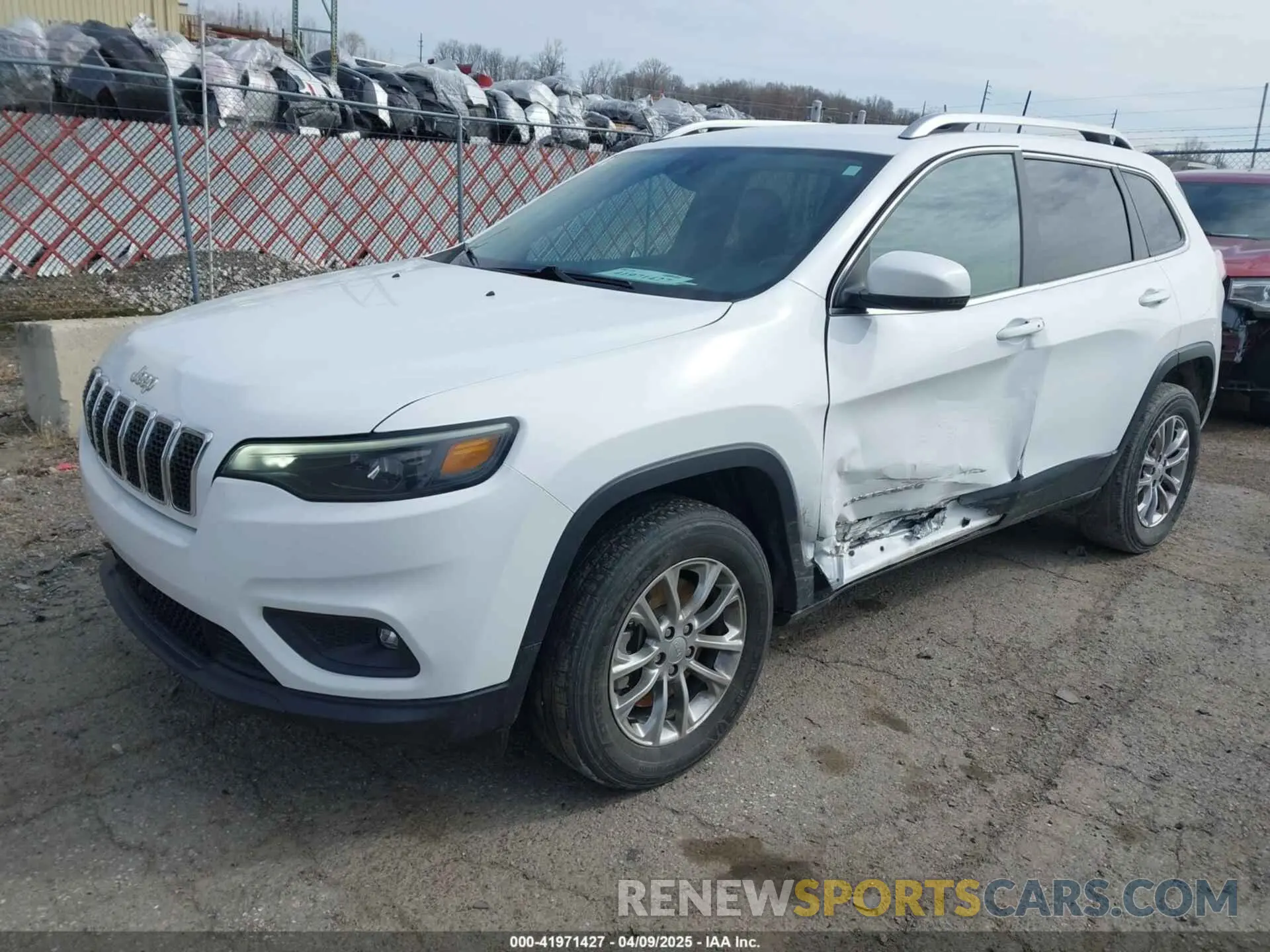 2 Photograph of a damaged car 1C4PJMMX1MD190674 JEEP CHEROKEE 2021