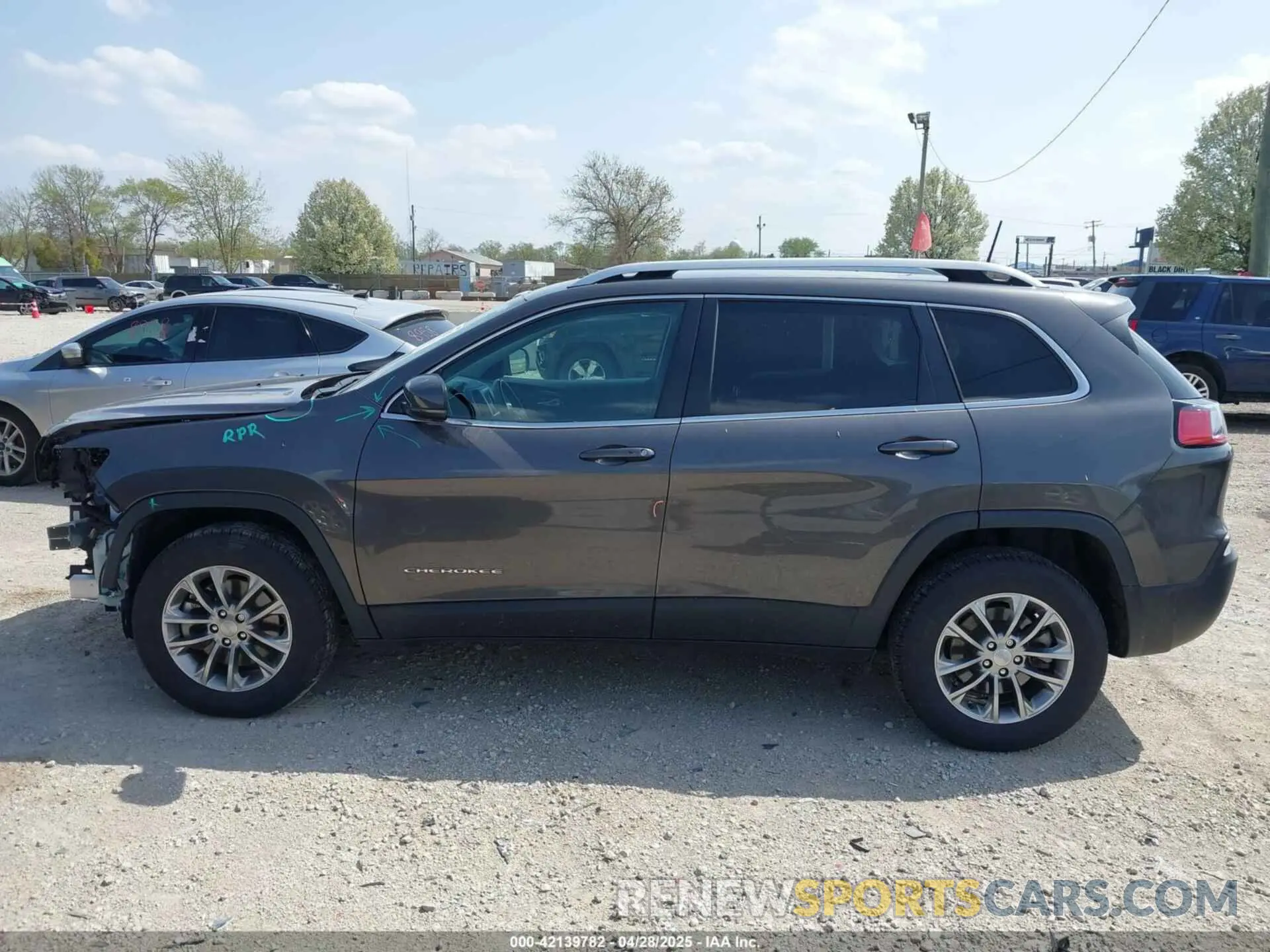 14 Photograph of a damaged car 1C4PJMMX4MD149875 JEEP CHEROKEE 2021