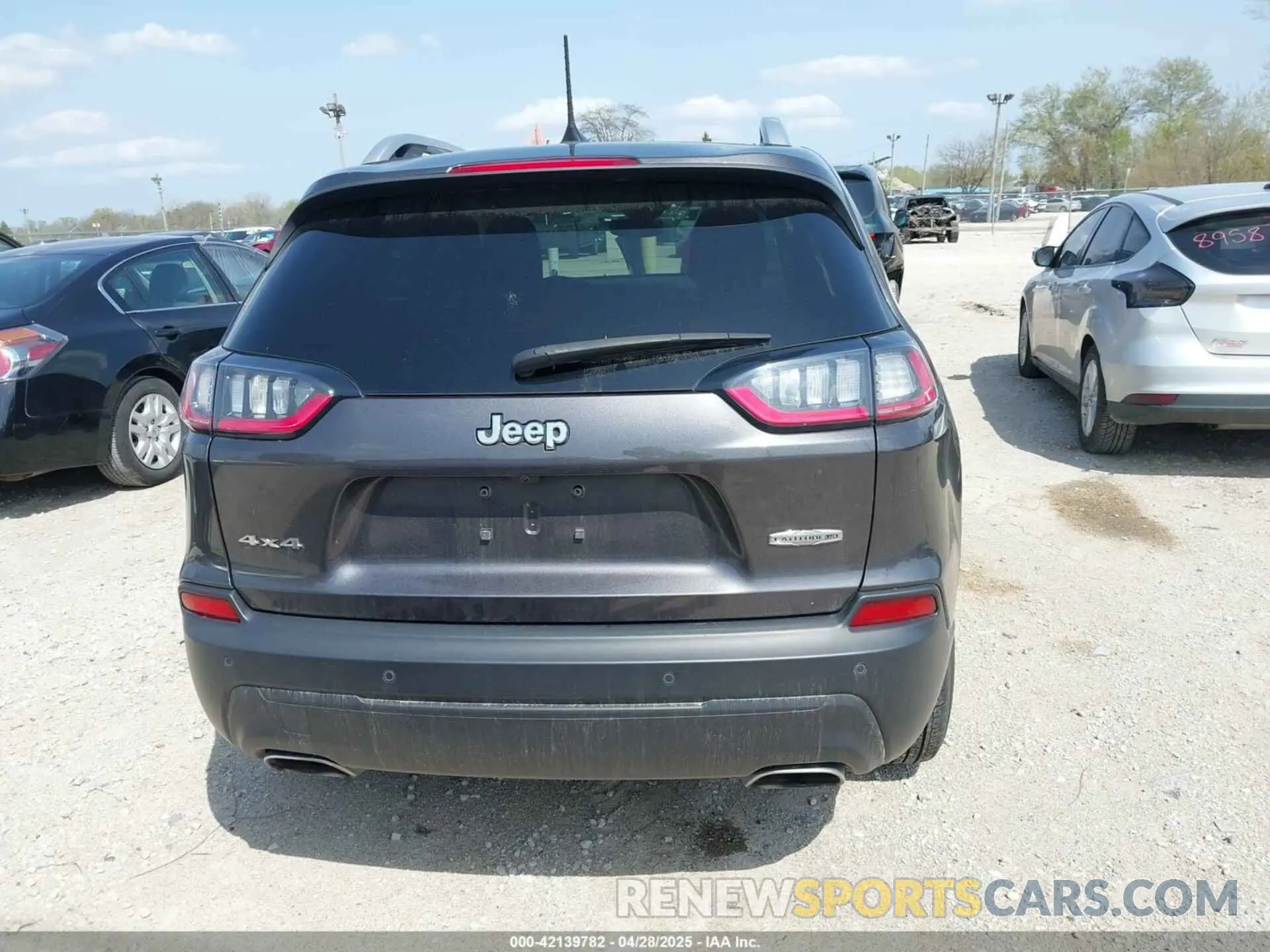 16 Photograph of a damaged car 1C4PJMMX4MD149875 JEEP CHEROKEE 2021