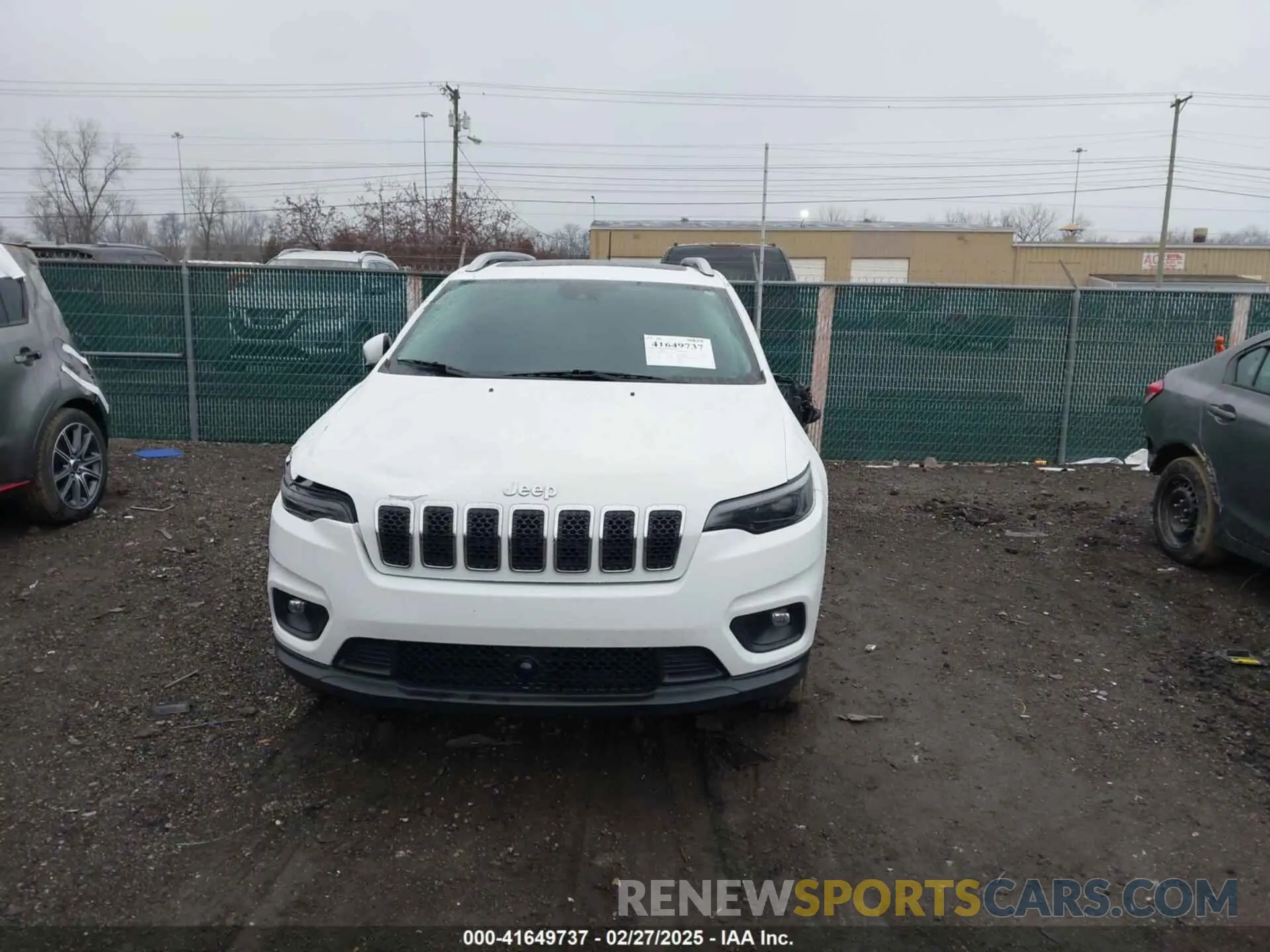 12 Photograph of a damaged car 1C4PJMMX5MD133846 JEEP CHEROKEE 2021