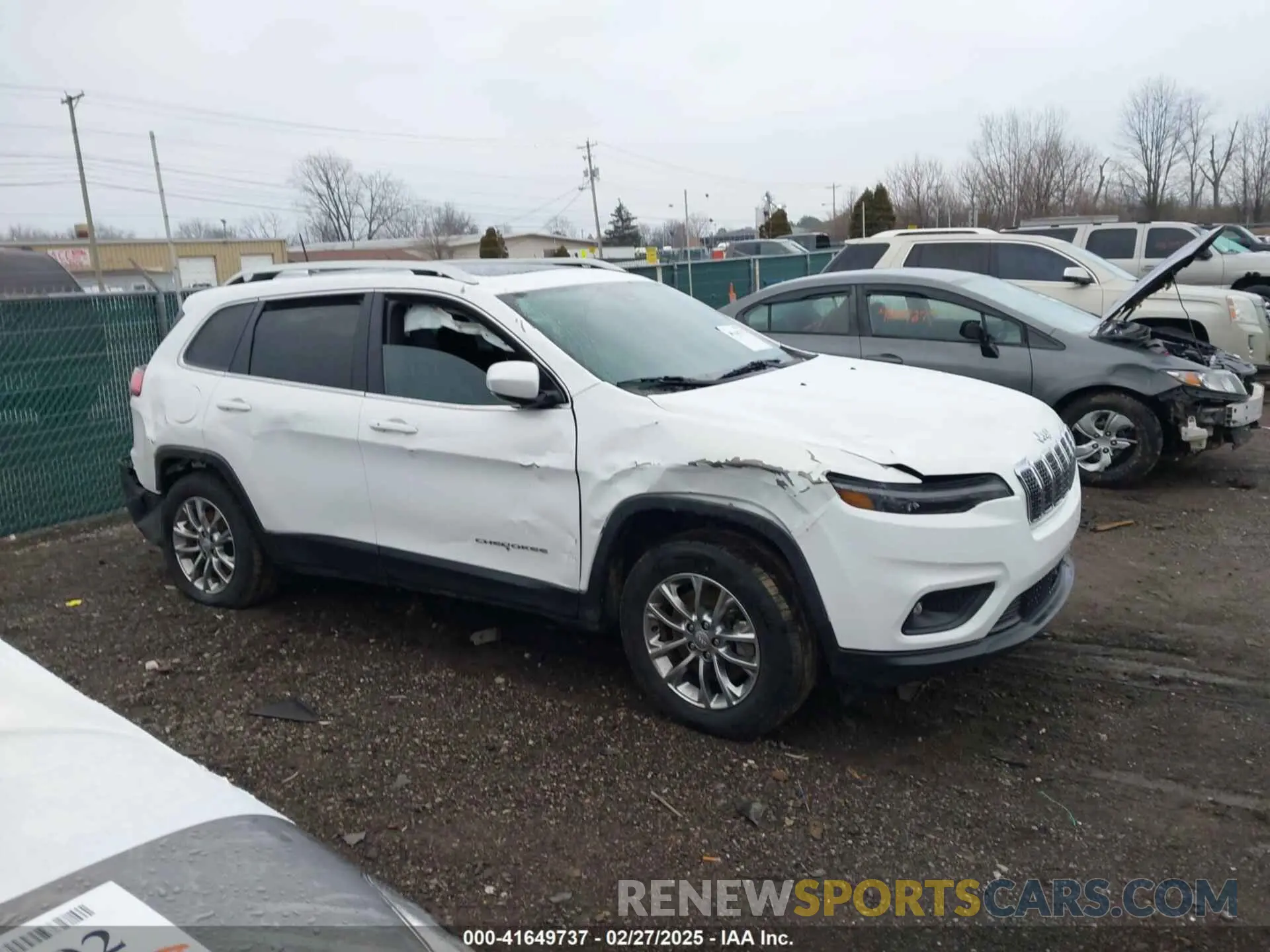 13 Photograph of a damaged car 1C4PJMMX5MD133846 JEEP CHEROKEE 2021
