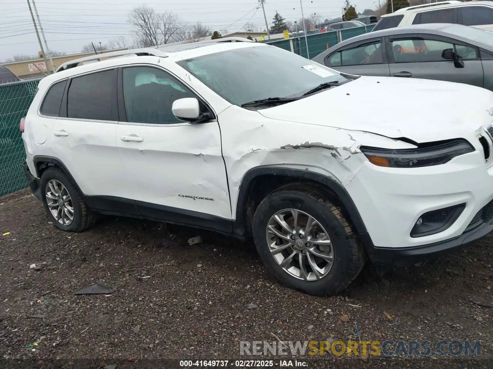 6 Photograph of a damaged car 1C4PJMMX5MD133846 JEEP CHEROKEE 2021