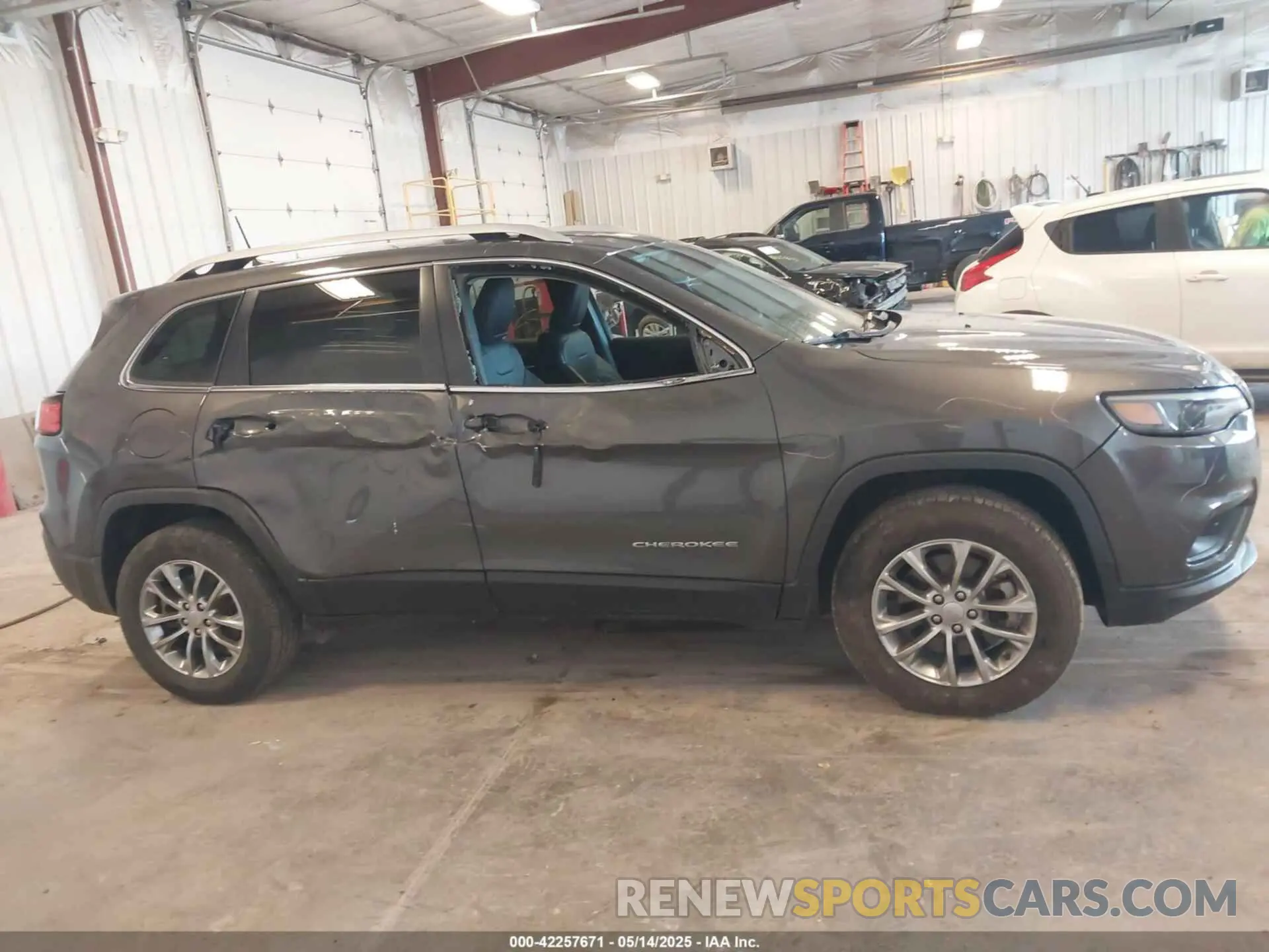 13 Photograph of a damaged car 1C4PJMMX5MD194128 JEEP CHEROKEE 2021