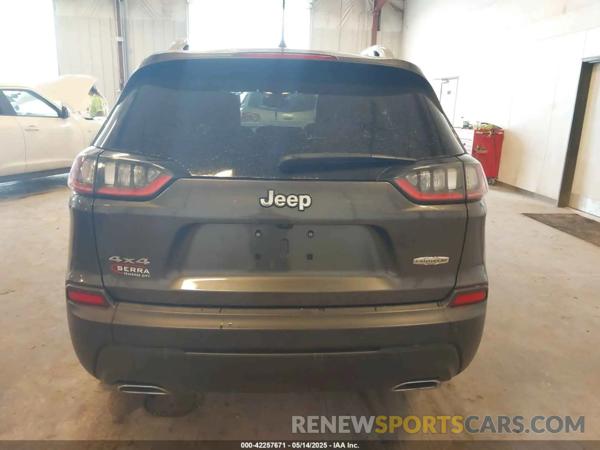 16 Photograph of a damaged car 1C4PJMMX5MD194128 JEEP CHEROKEE 2021