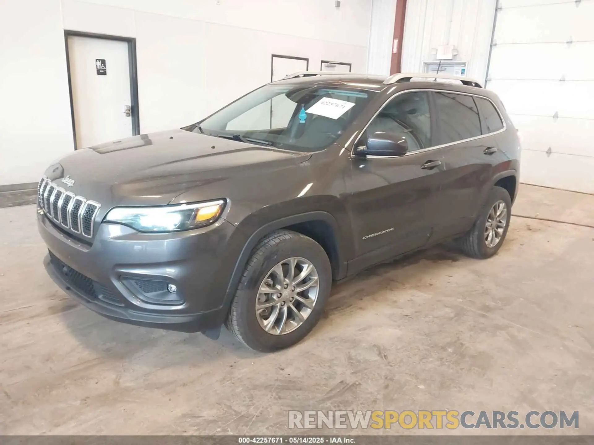 2 Photograph of a damaged car 1C4PJMMX5MD194128 JEEP CHEROKEE 2021