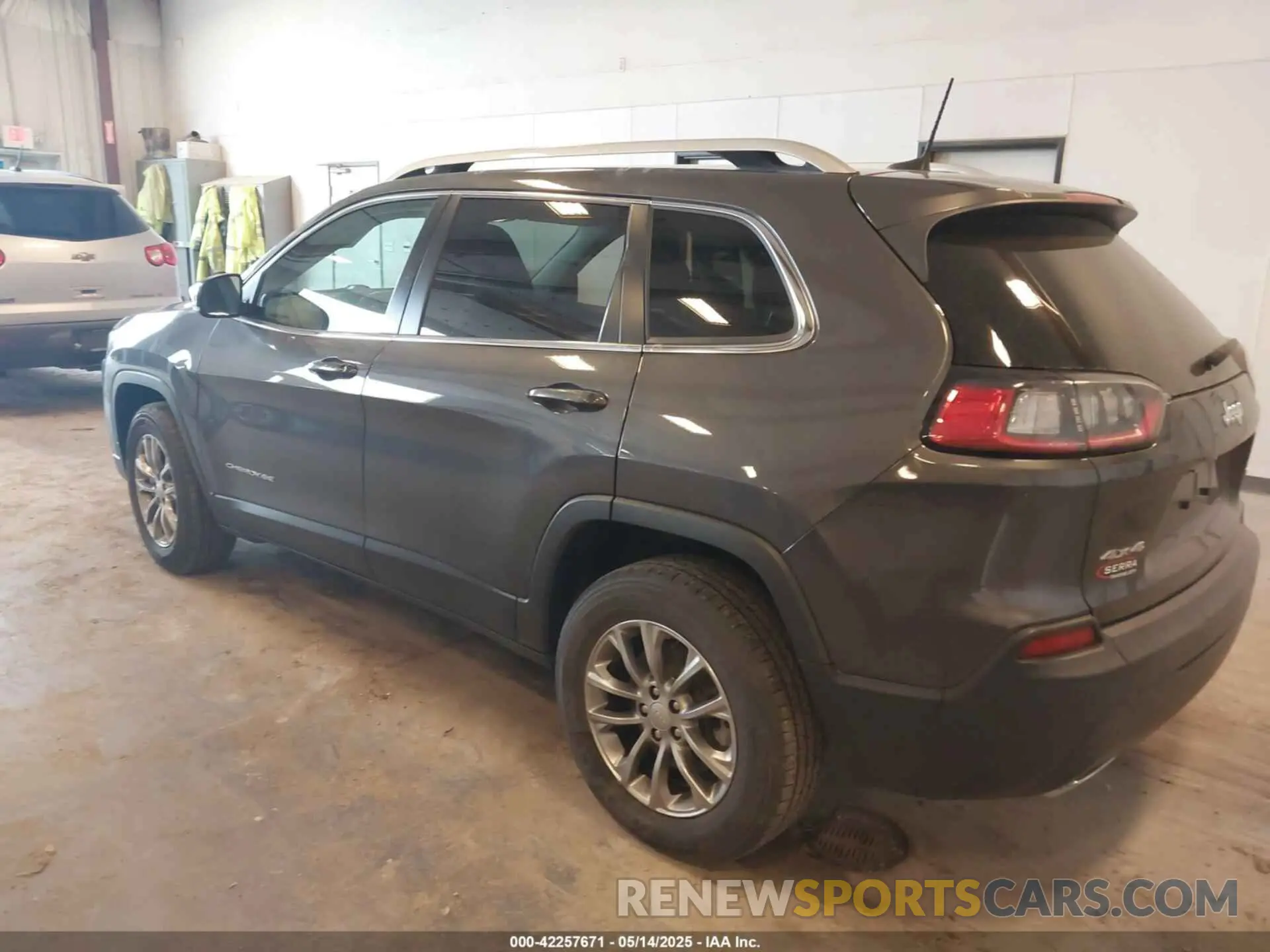 3 Photograph of a damaged car 1C4PJMMX5MD194128 JEEP CHEROKEE 2021