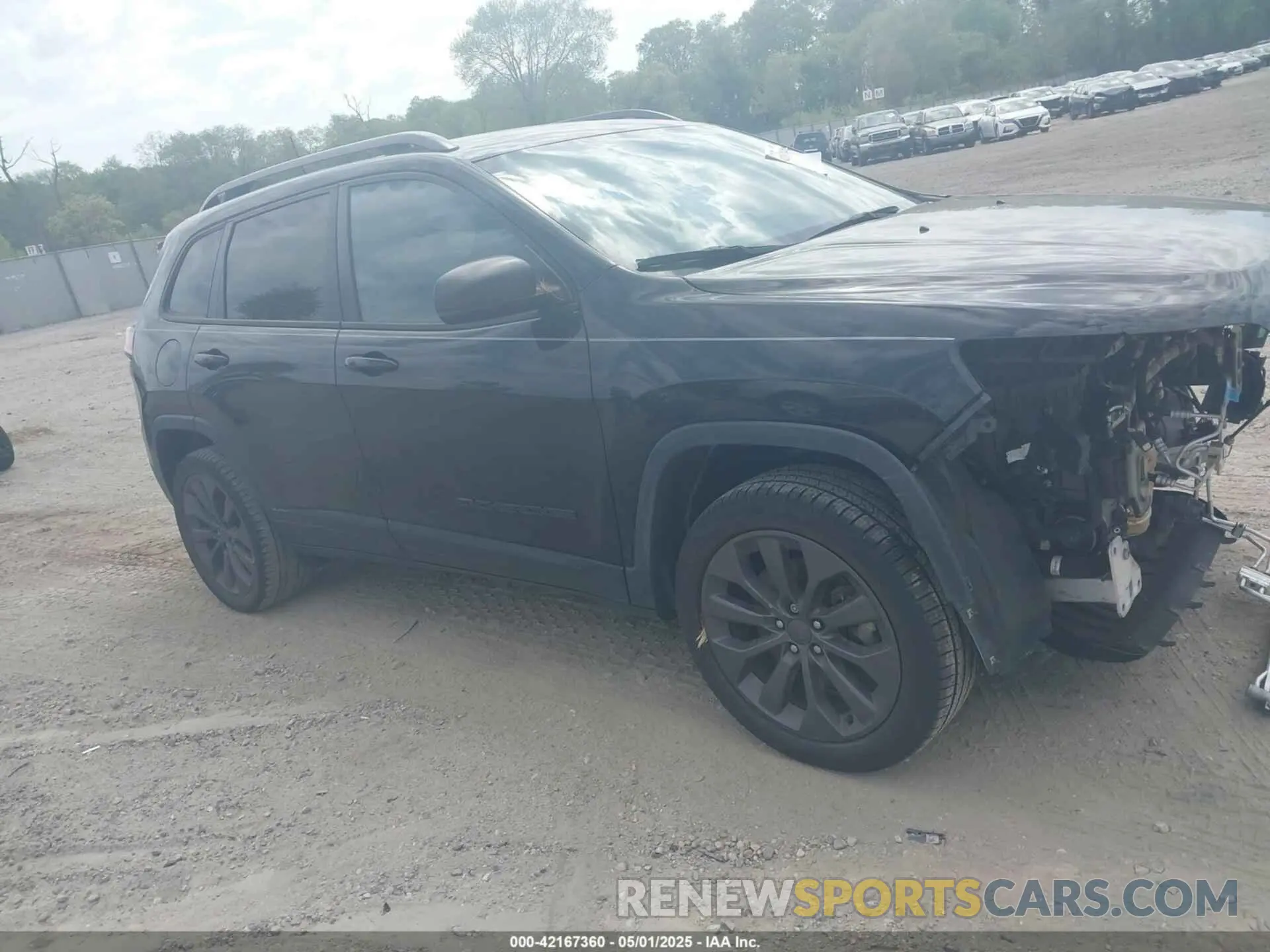 1 Photograph of a damaged car 1C4PJMMX6MD135413 JEEP CHEROKEE 2021