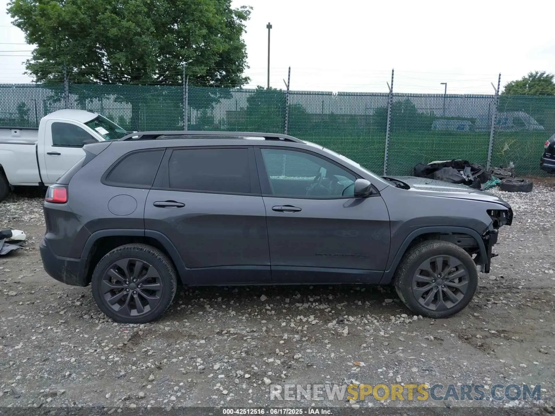 14 Photograph of a damaged car 1C4PJMMX6MD199161 JEEP CHEROKEE 2021