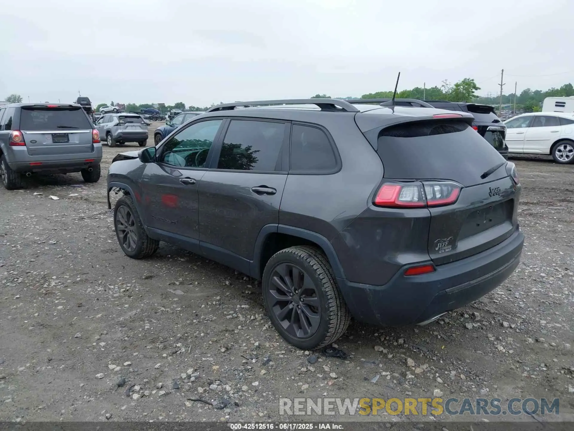 3 Photograph of a damaged car 1C4PJMMX6MD199161 JEEP CHEROKEE 2021