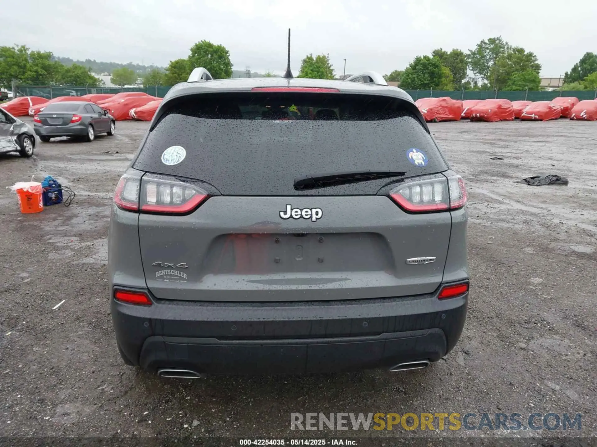 16 Photograph of a damaged car 1C4PJMMX7MD108821 JEEP CHEROKEE 2021