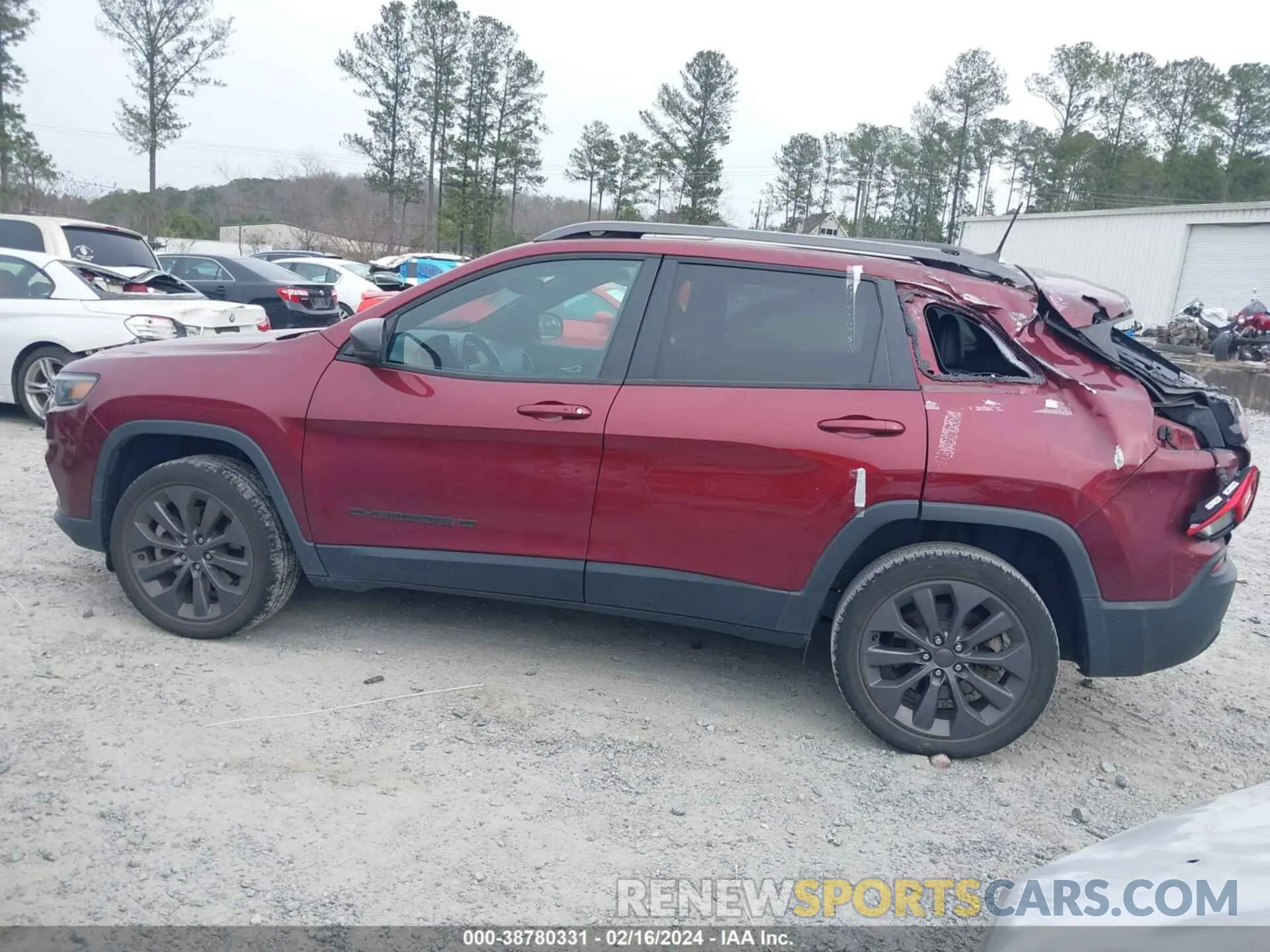 14 Photograph of a damaged car 1C4PJMMX7MD111119 JEEP CHEROKEE 2021