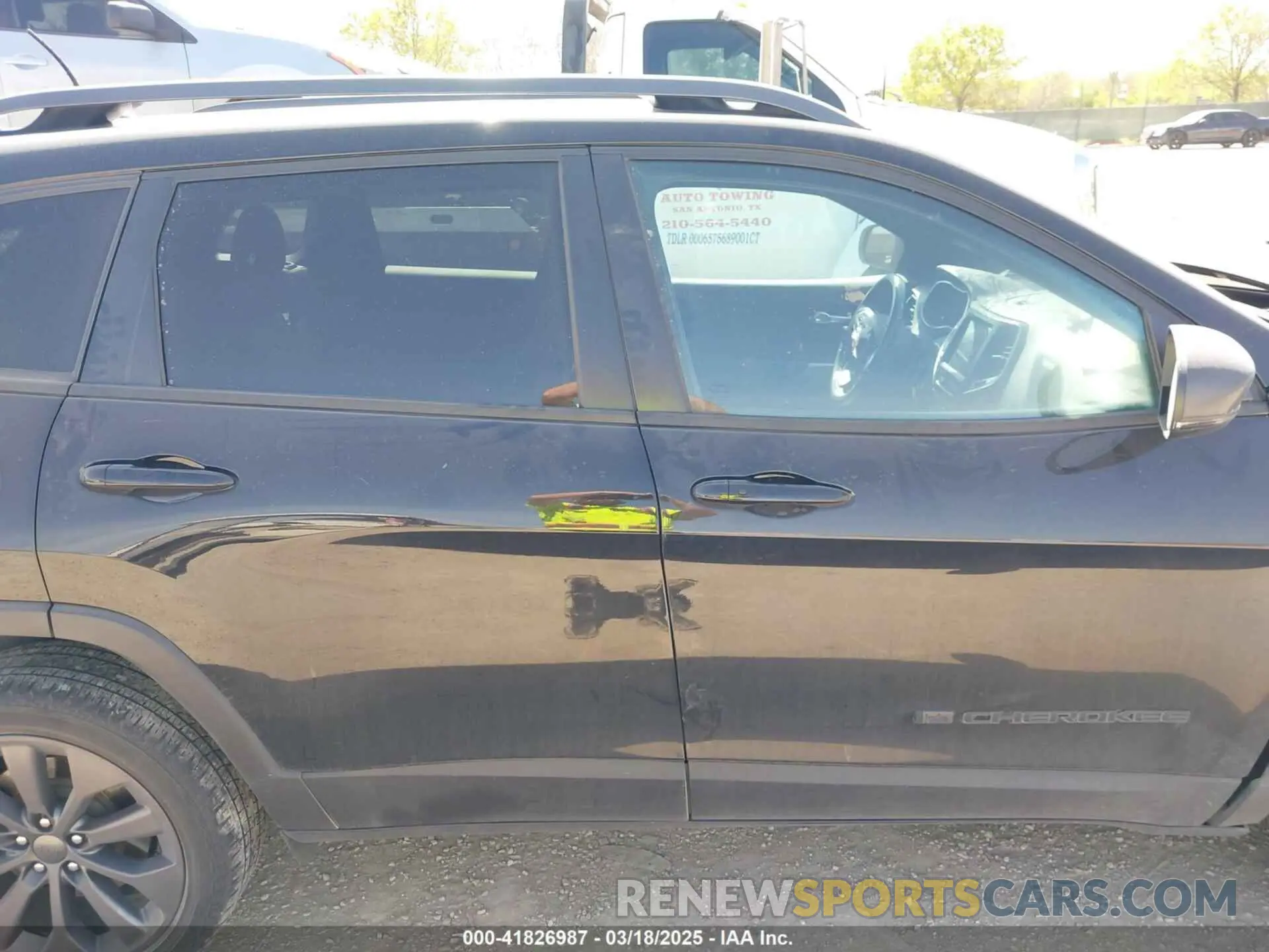 14 Photograph of a damaged car 1C4PJMMX8MD181406 JEEP CHEROKEE 2021