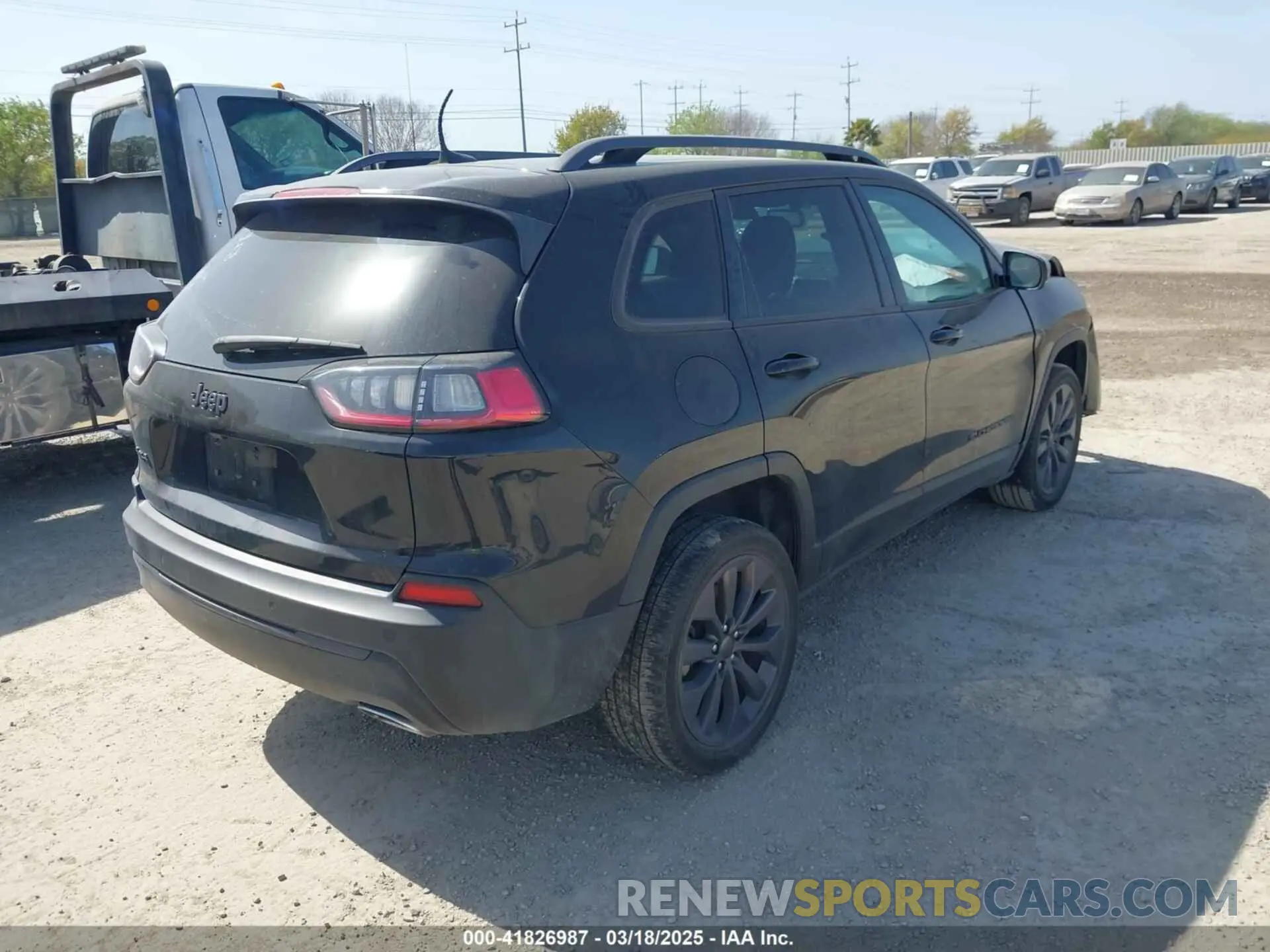 4 Photograph of a damaged car 1C4PJMMX8MD181406 JEEP CHEROKEE 2021