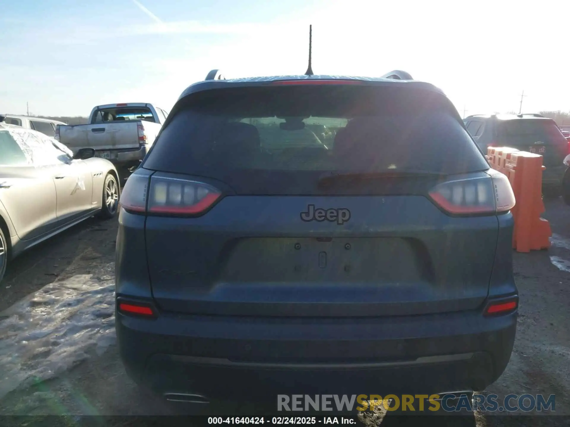 16 Photograph of a damaged car 1C4PJMMXXMD206516 JEEP CHEROKEE 2021