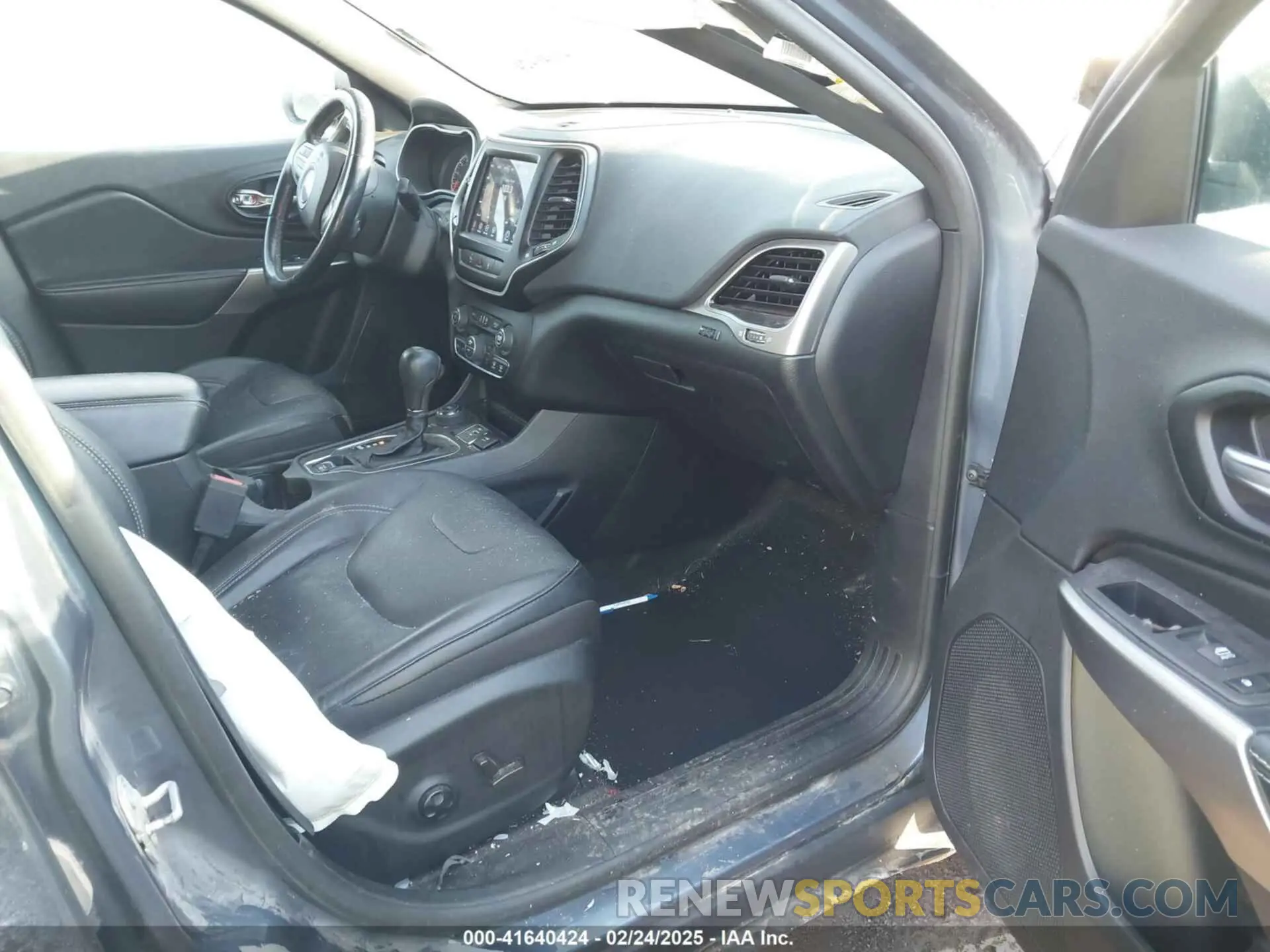 5 Photograph of a damaged car 1C4PJMMXXMD206516 JEEP CHEROKEE 2021