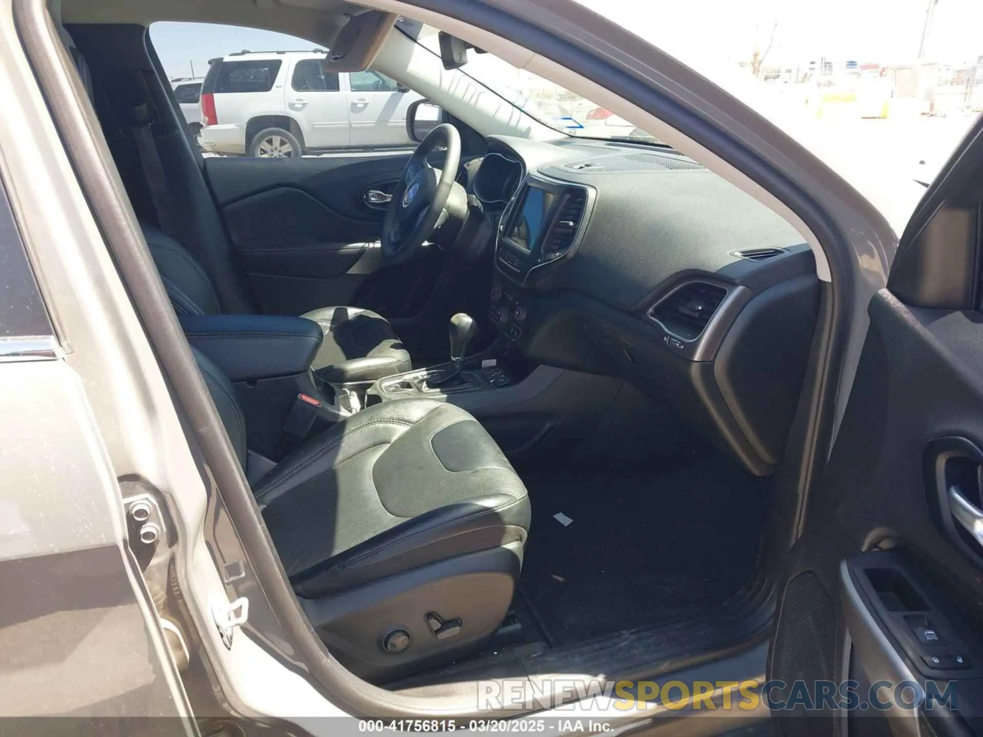 5 Photograph of a damaged car 1C4PJLMN3ND514475 JEEP CHEROKEE 2022