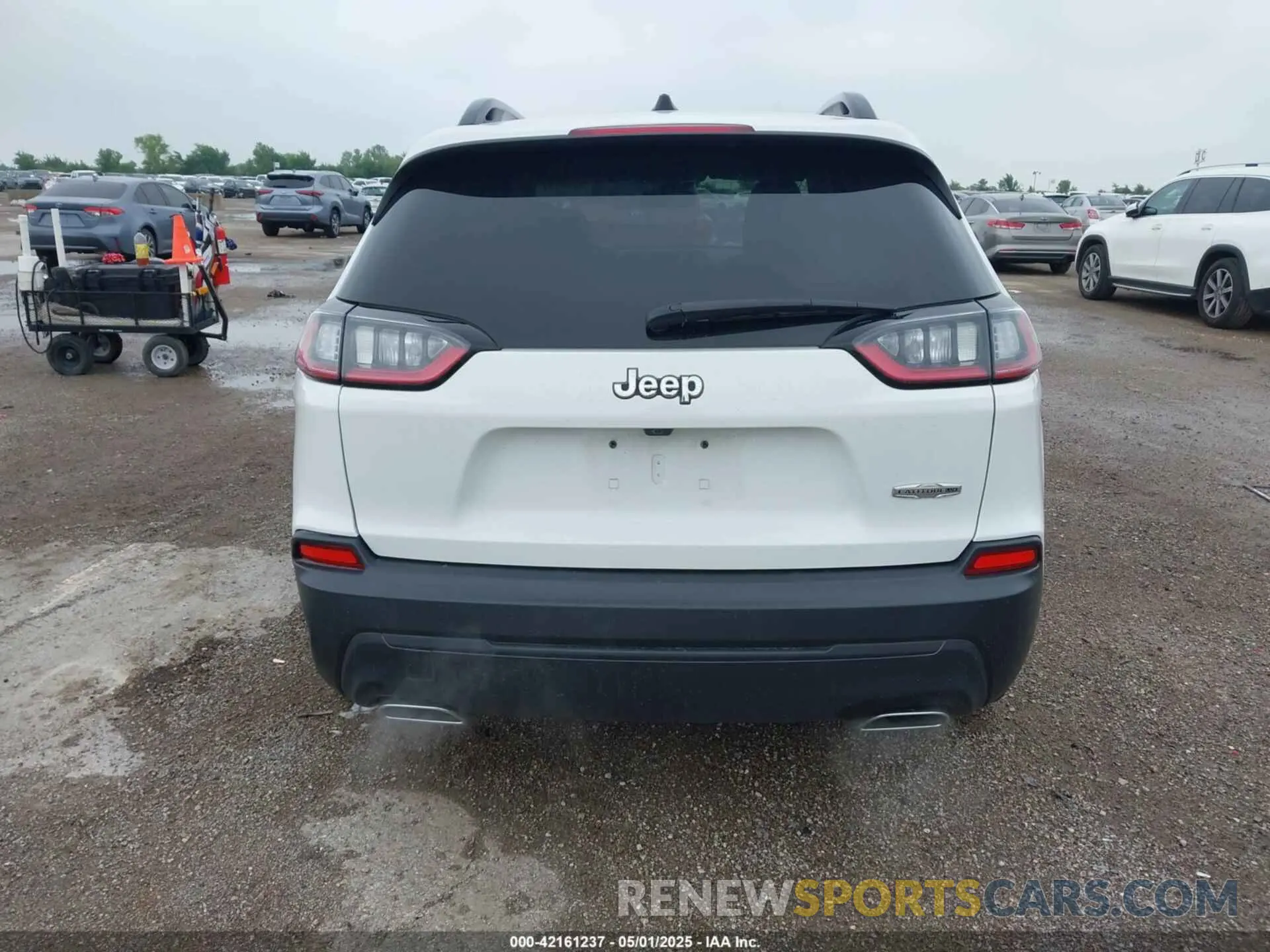 16 Photograph of a damaged car 1C4PJLMX1ND535178 JEEP CHEROKEE 2022