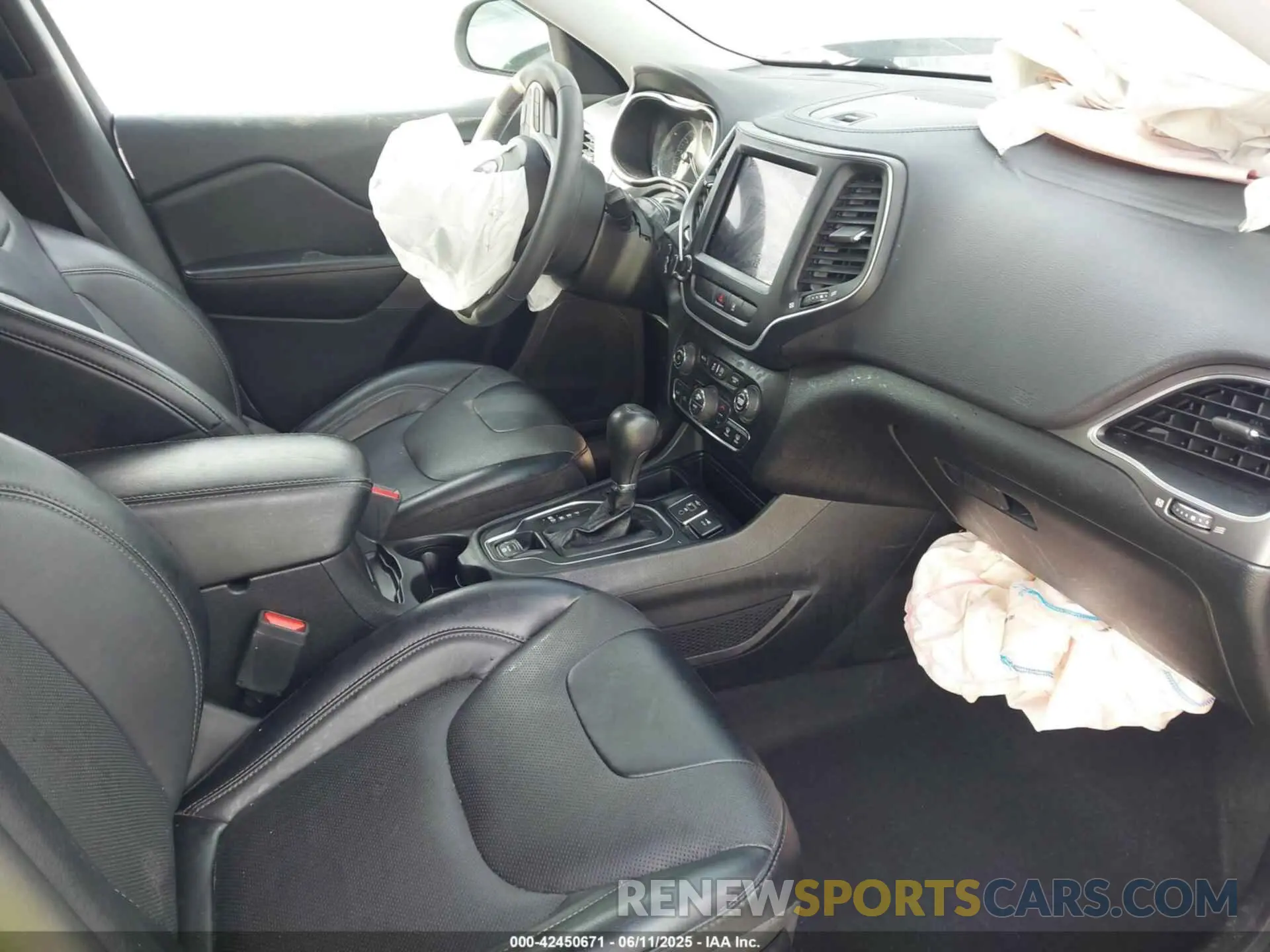 5 Photograph of a damaged car 1C4PJLMX6ND521213 JEEP CHEROKEE 2022