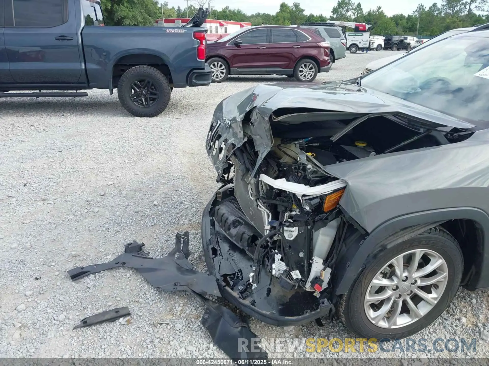 6 Photograph of a damaged car 1C4PJLMX6ND521213 JEEP CHEROKEE 2022