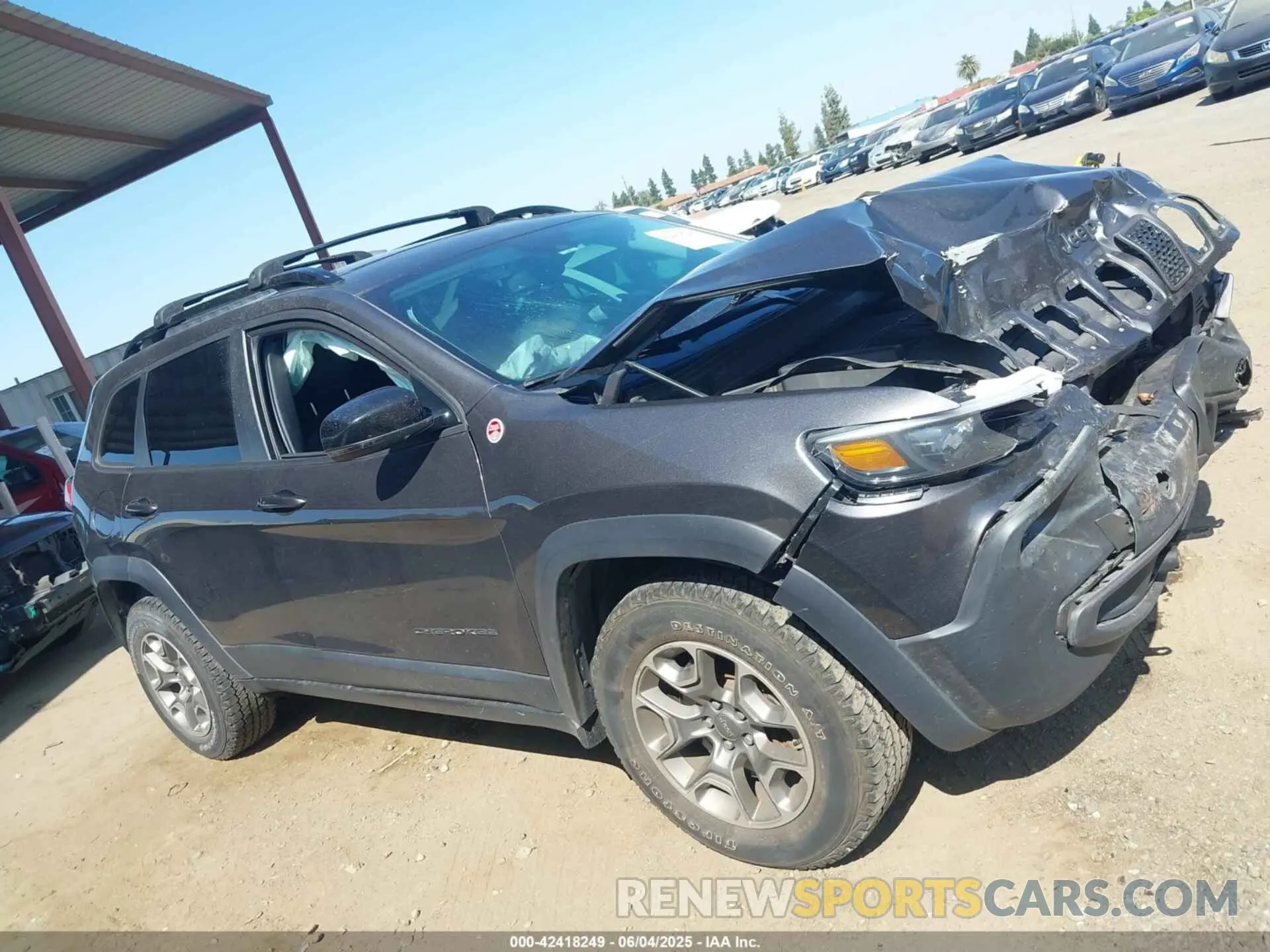 13 Photograph of a damaged car 1C4PJMBX0ND511091 JEEP CHEROKEE 2022