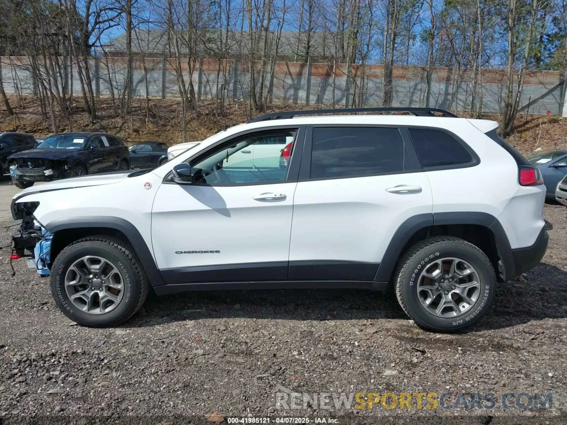 14 Photograph of a damaged car 1C4PJMBX0ND545659 JEEP CHEROKEE 2022