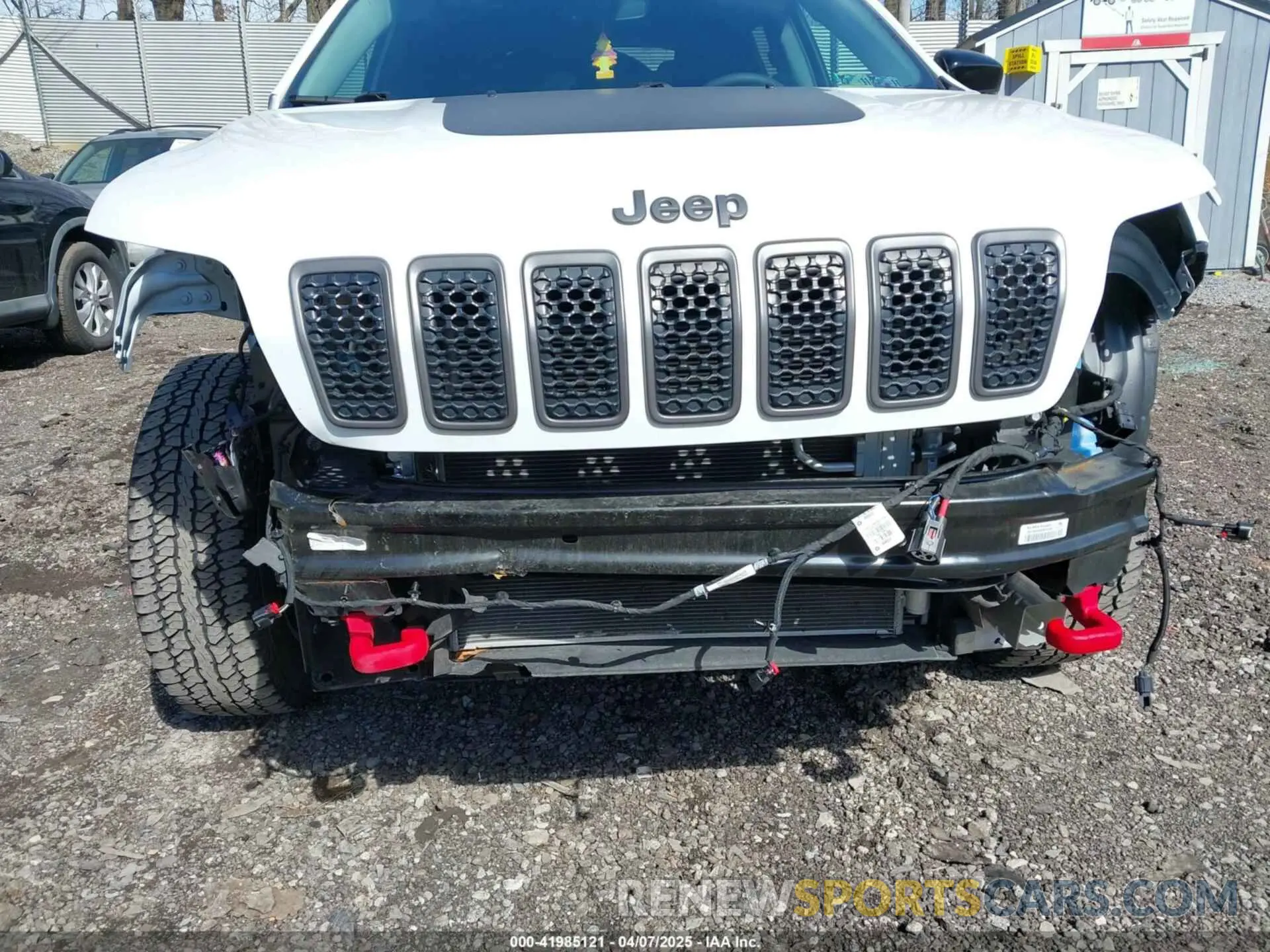 18 Photograph of a damaged car 1C4PJMBX0ND545659 JEEP CHEROKEE 2022