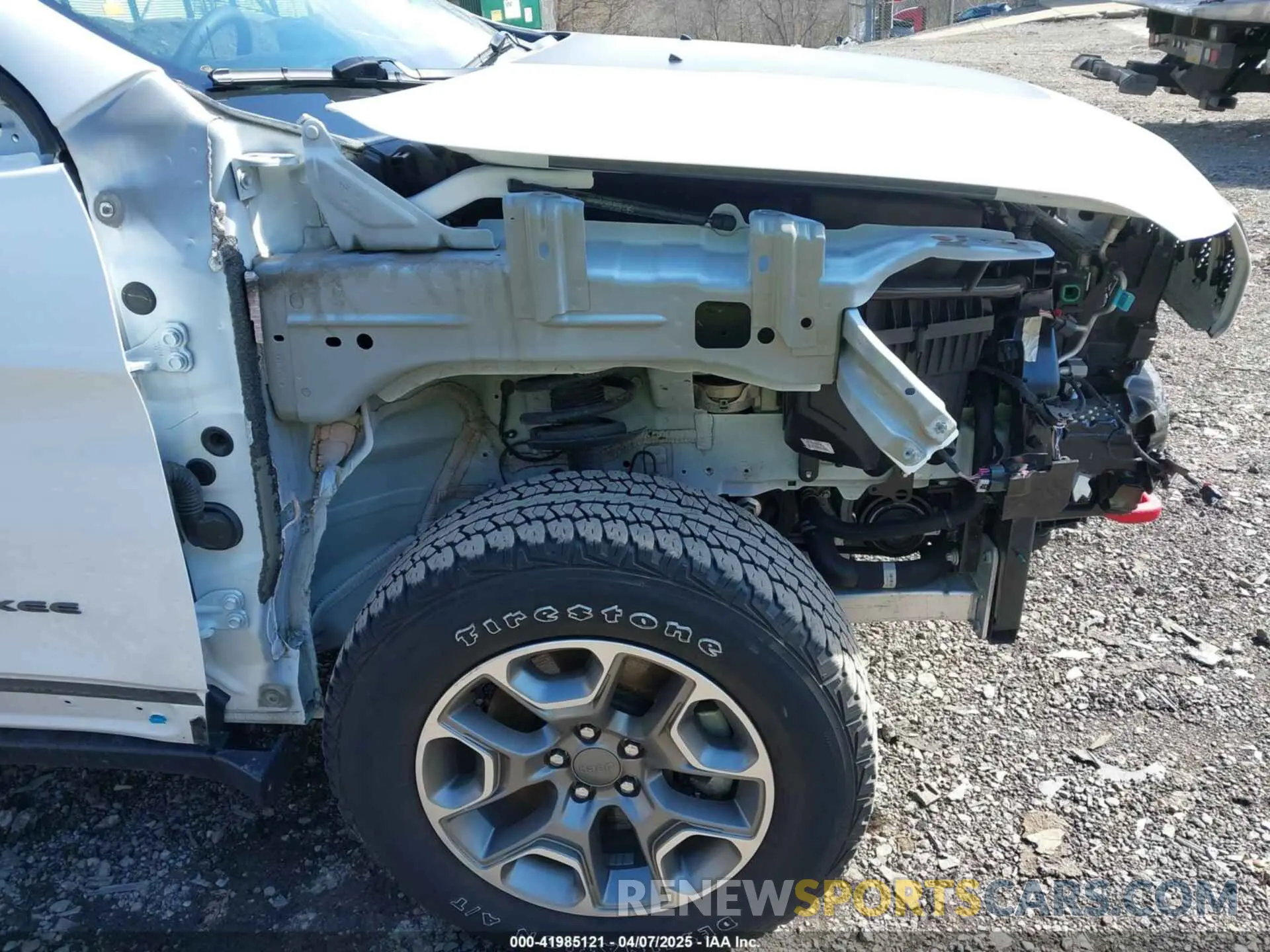 21 Photograph of a damaged car 1C4PJMBX0ND545659 JEEP CHEROKEE 2022
