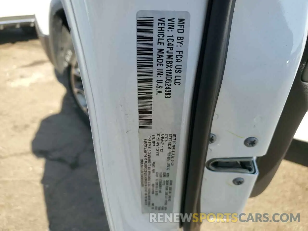 12 Photograph of a damaged car 1C4PJMBX1ND524383 JEEP CHEROKEE 2022