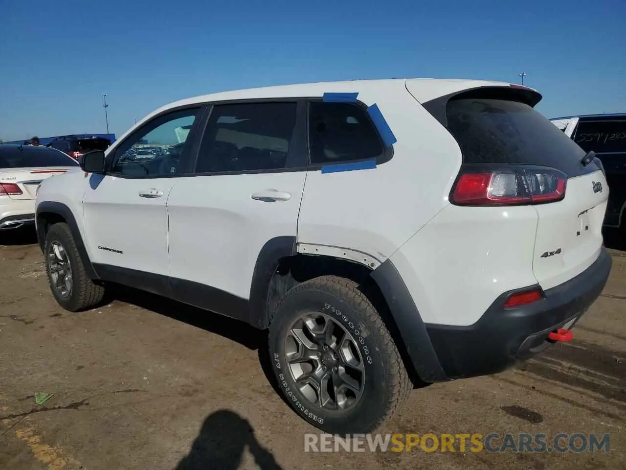 2 Photograph of a damaged car 1C4PJMBX1ND524383 JEEP CHEROKEE 2022