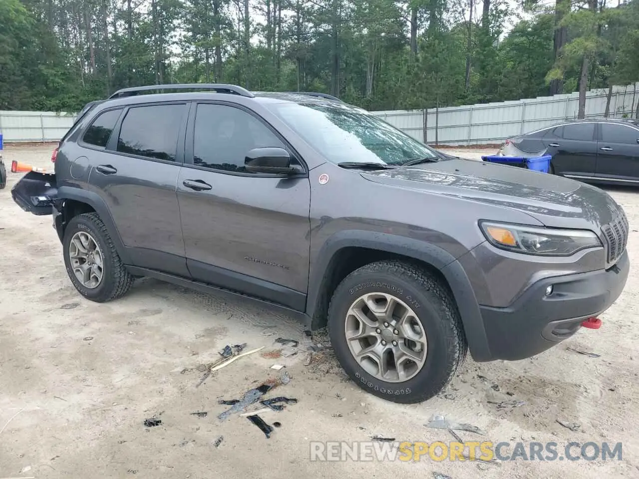 4 Photograph of a damaged car 1C4PJMBX1ND529146 JEEP CHEROKEE 2022