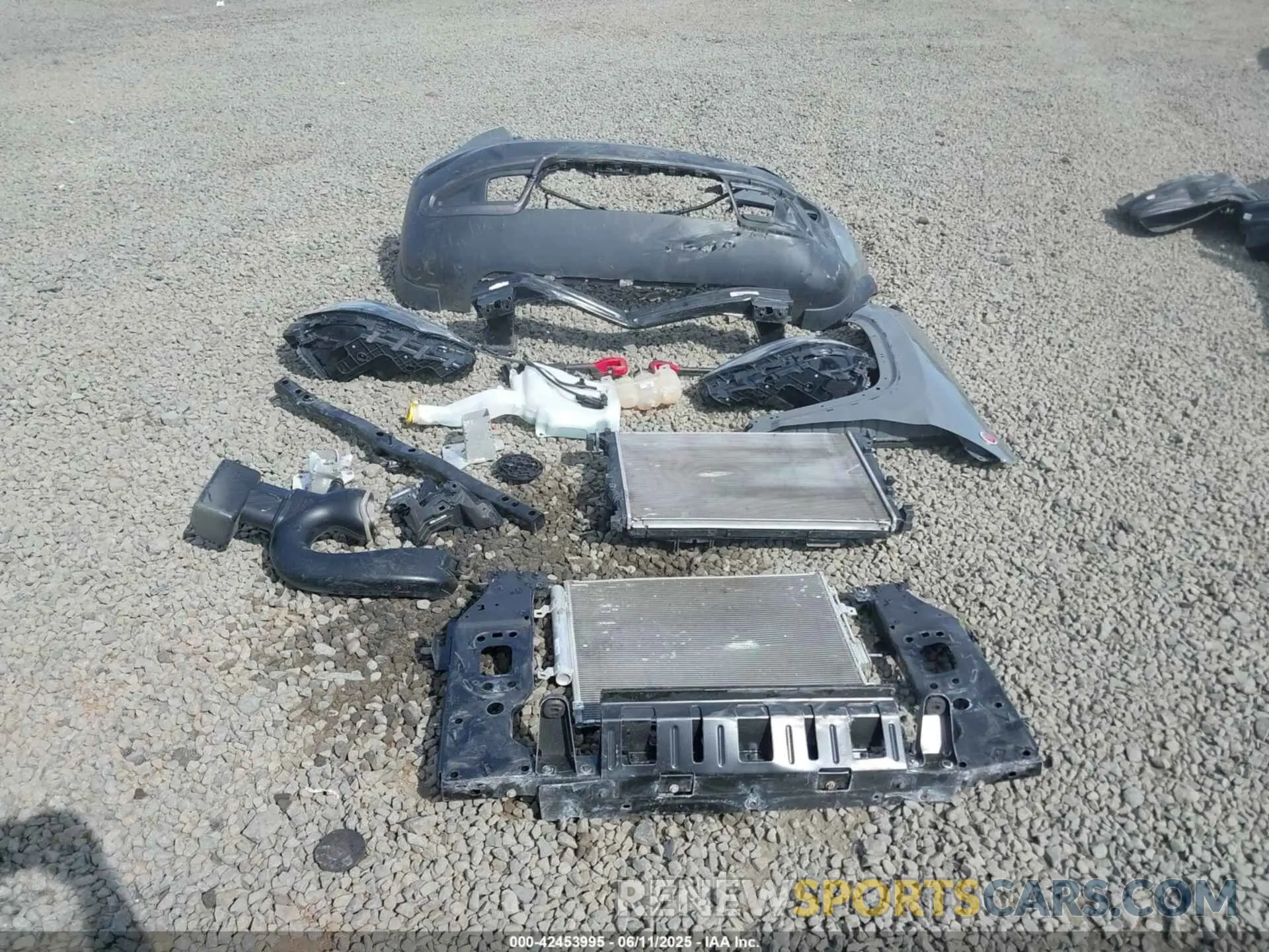 12 Photograph of a damaged car 1C4PJMBX2ND525770 JEEP CHEROKEE 2022