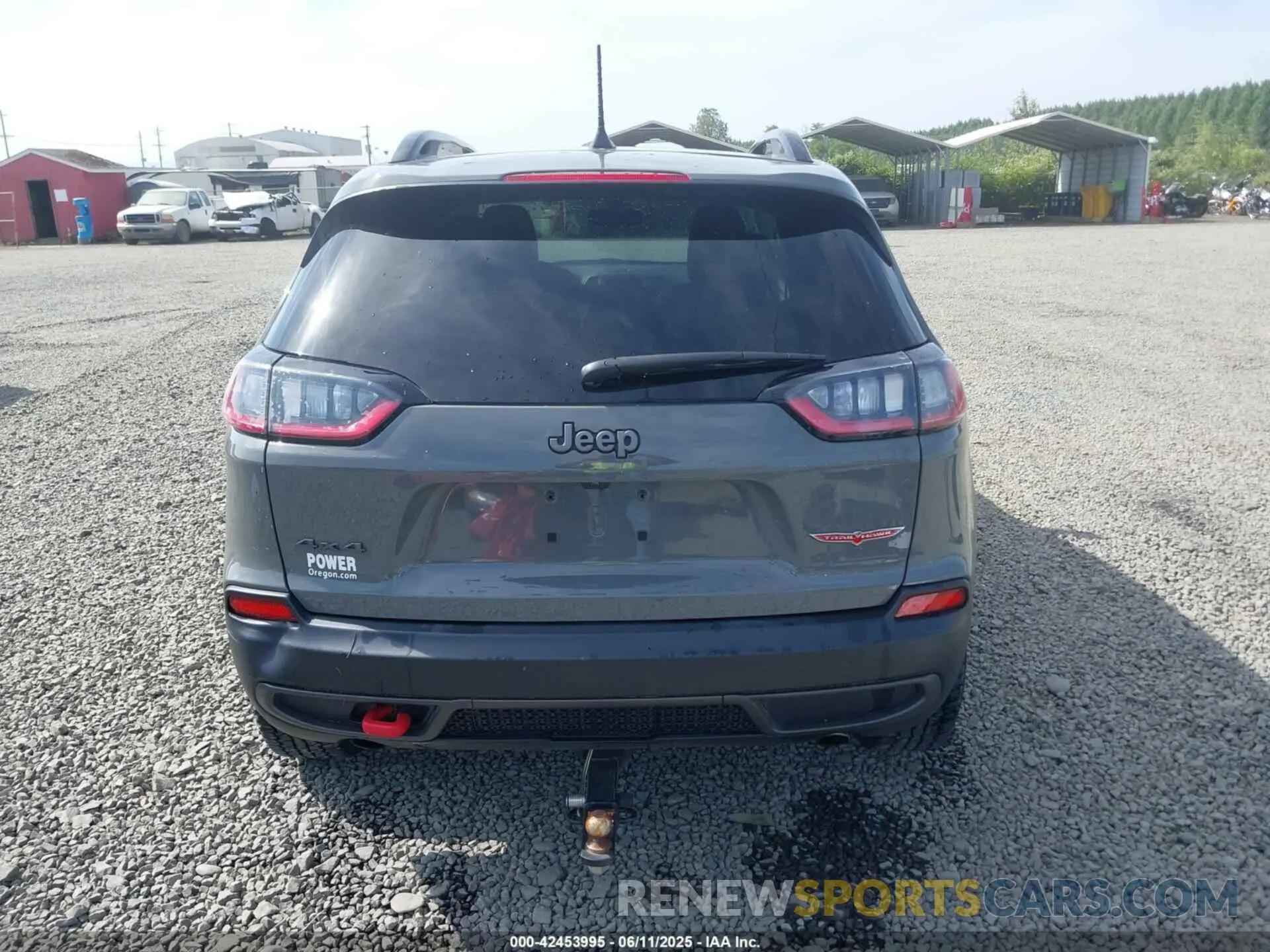 17 Photograph of a damaged car 1C4PJMBX2ND525770 JEEP CHEROKEE 2022