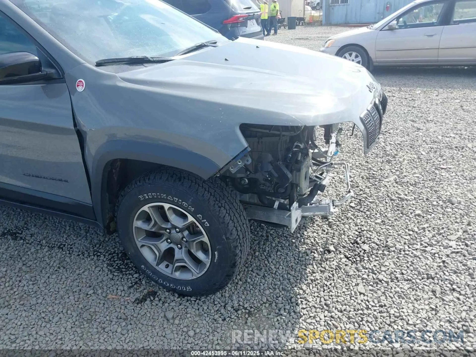 18 Photograph of a damaged car 1C4PJMBX2ND525770 JEEP CHEROKEE 2022