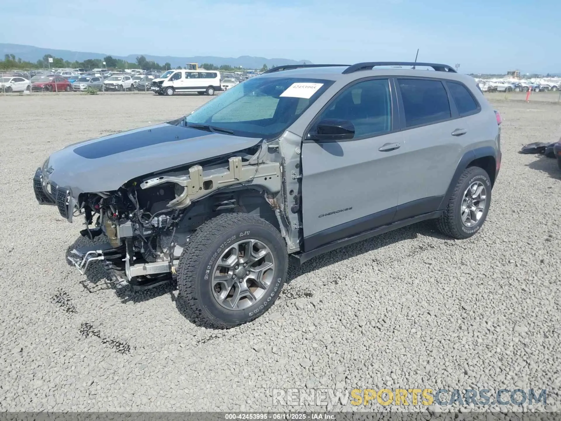 2 Photograph of a damaged car 1C4PJMBX2ND525770 JEEP CHEROKEE 2022