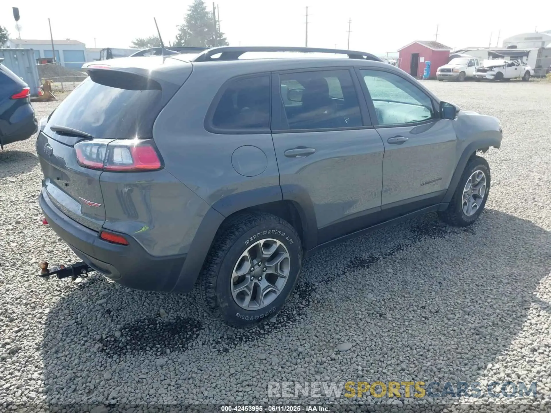 4 Photograph of a damaged car 1C4PJMBX2ND525770 JEEP CHEROKEE 2022